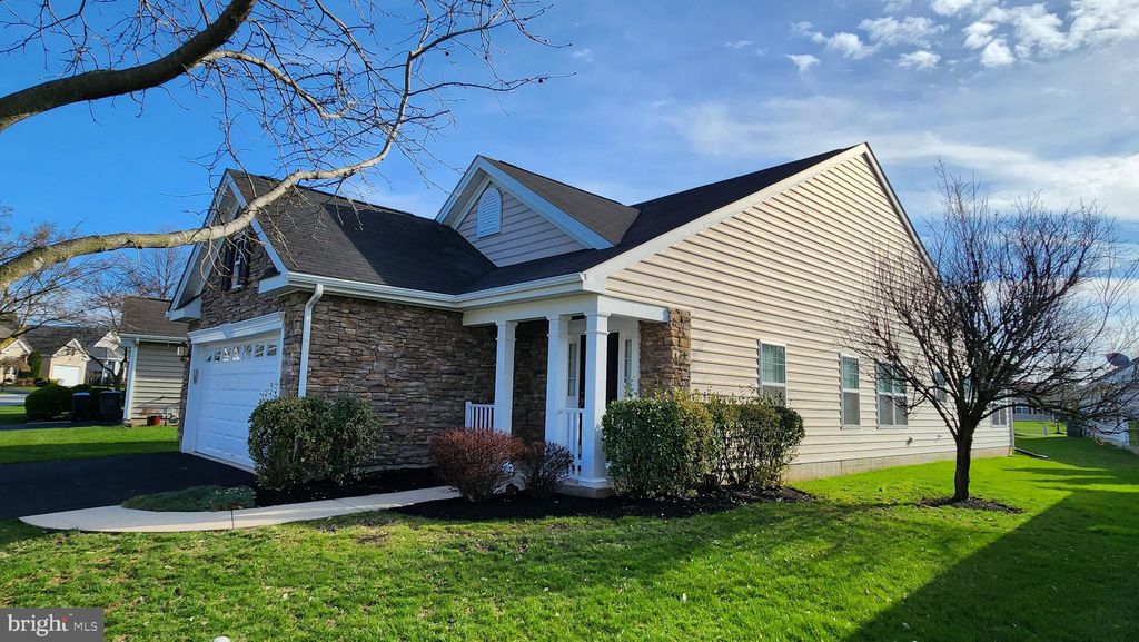 Photo of 1557 Emerson Drive, MOUNT JOY, PA 17552 (MLS # PALA2085354)