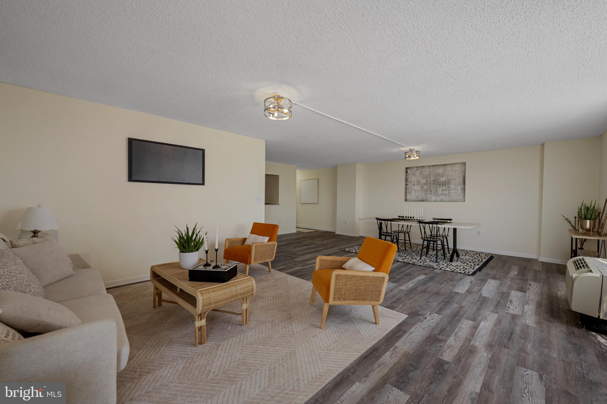 RIDGELY TOWSON CENTER - Residential