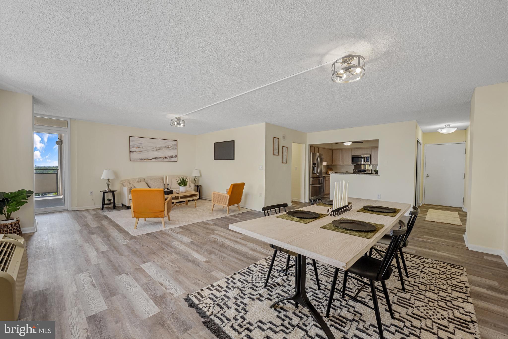 RIDGELY TOWSON CENTER - Residential