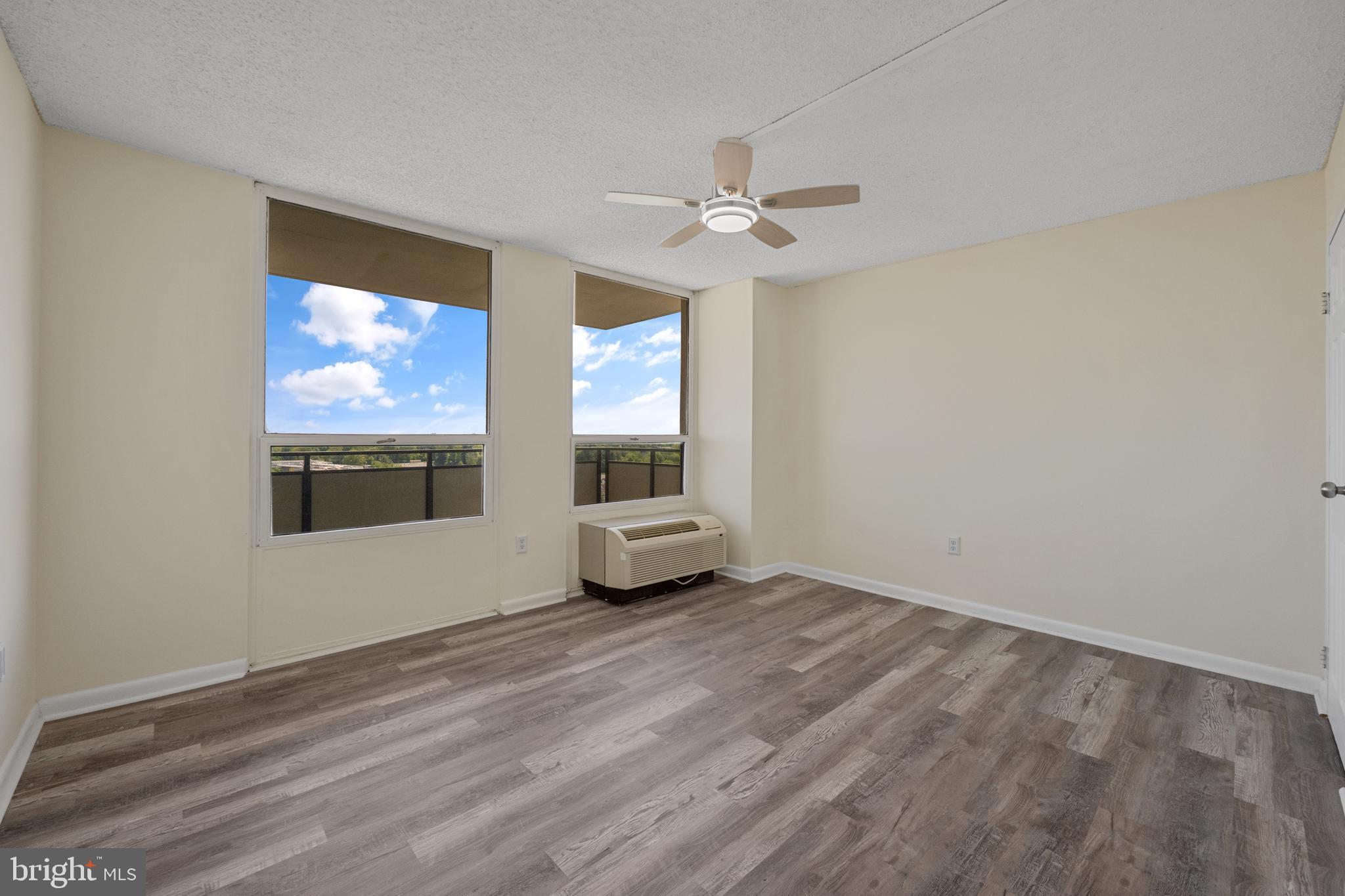 RIDGELY TOWSON CENTER - Residential