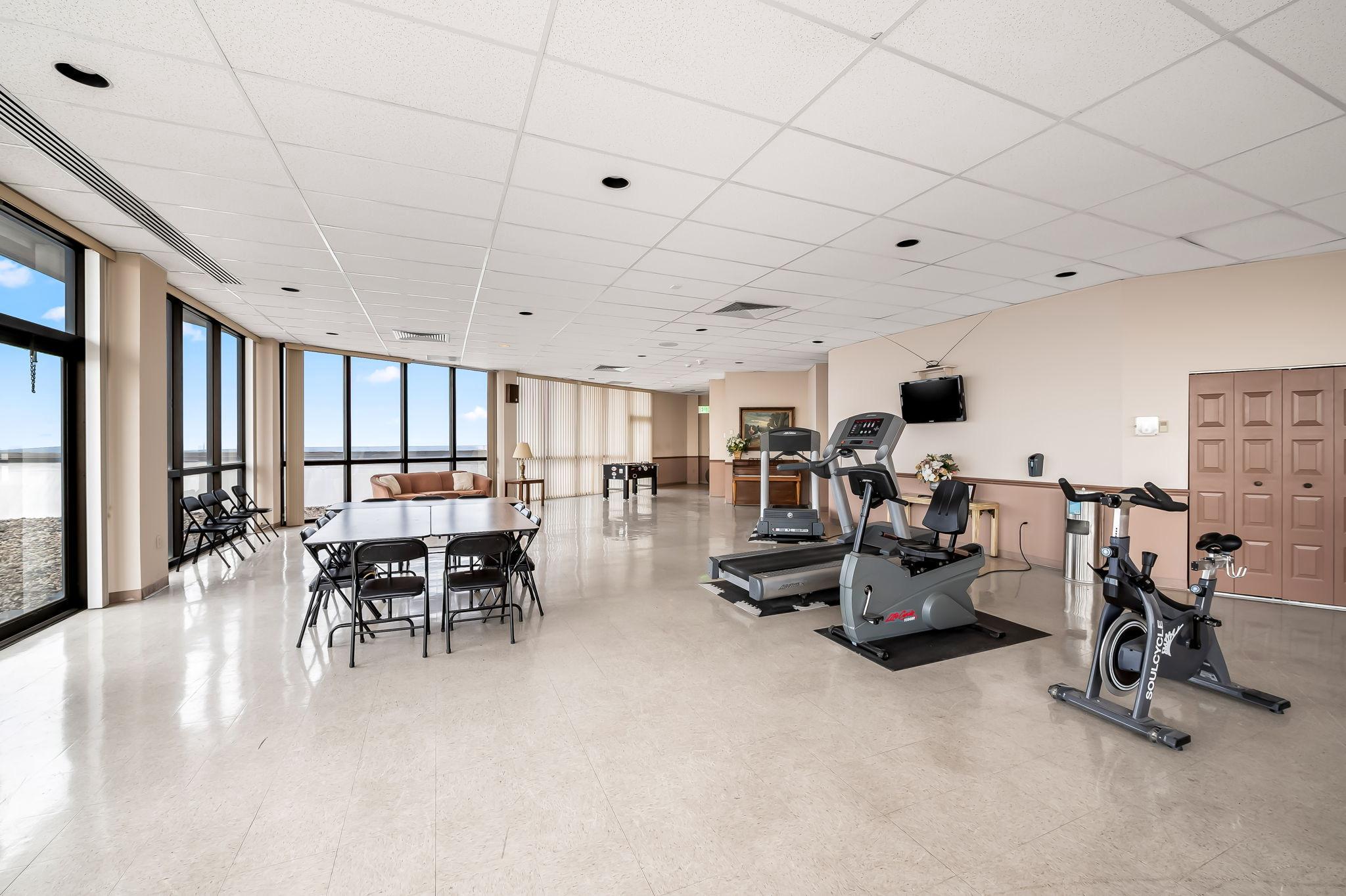 RIDGELY TOWSON CENTER - Residential