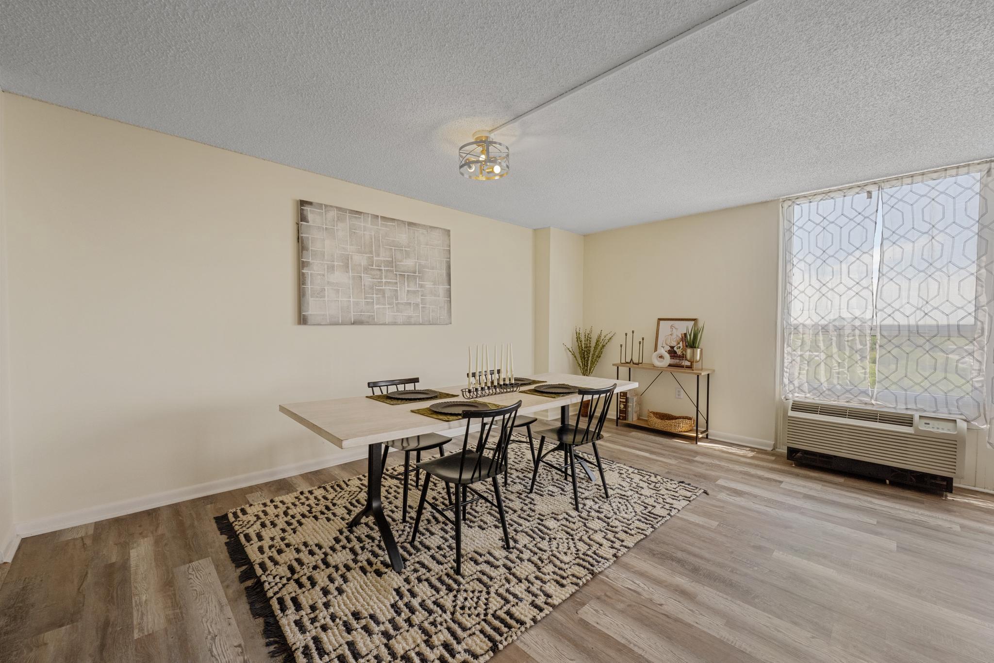 RIDGELY TOWSON CENTER - Residential