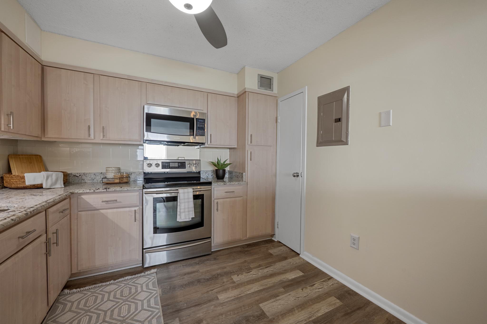 RIDGELY TOWSON CENTER - Residential
