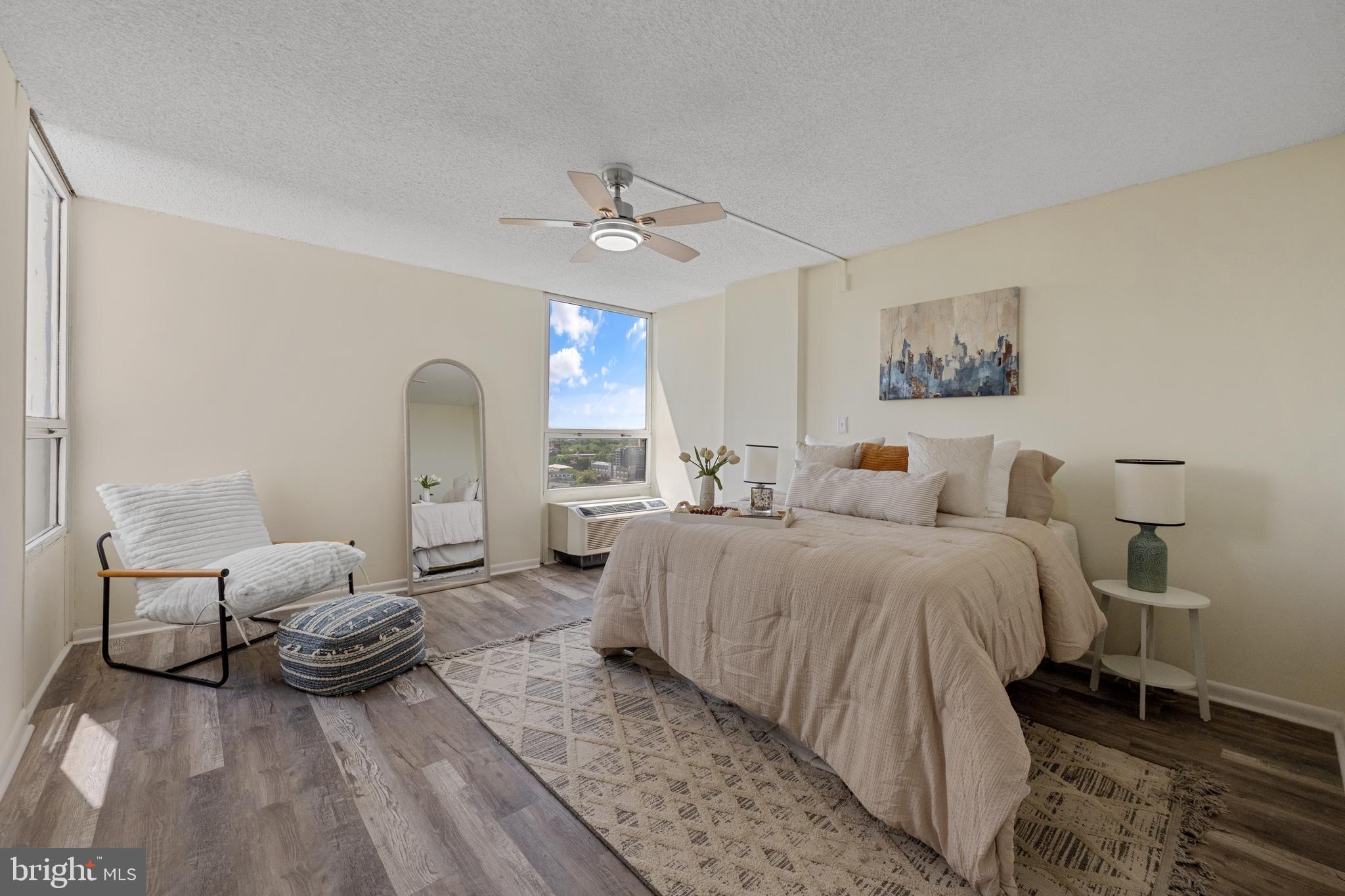 RIDGELY TOWSON CENTER - Residential