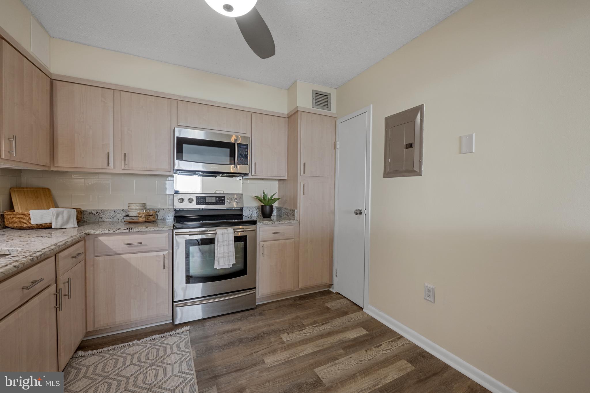 RIDGELY TOWSON CENTER - Residential