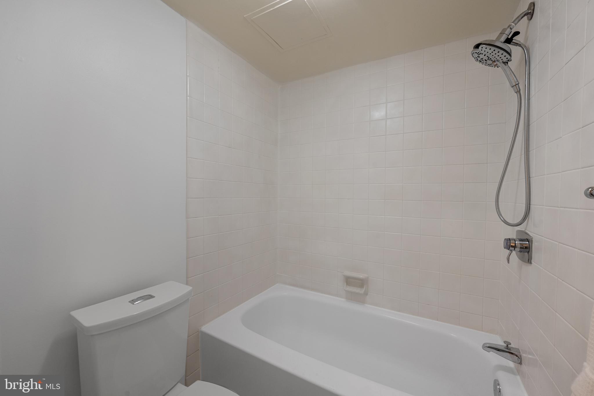 RIDGELY TOWSON CENTER - Residential