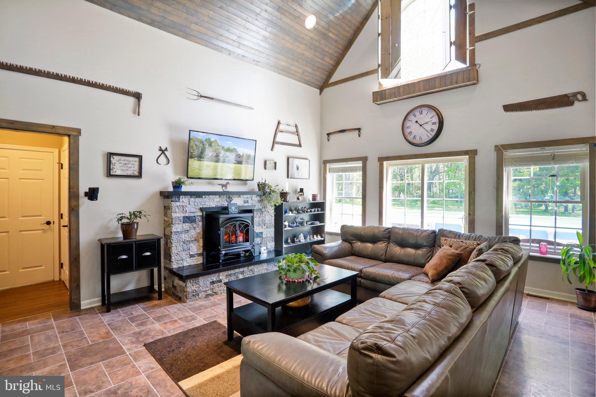 GREYSTONE ON THE OPEQUON - Residential