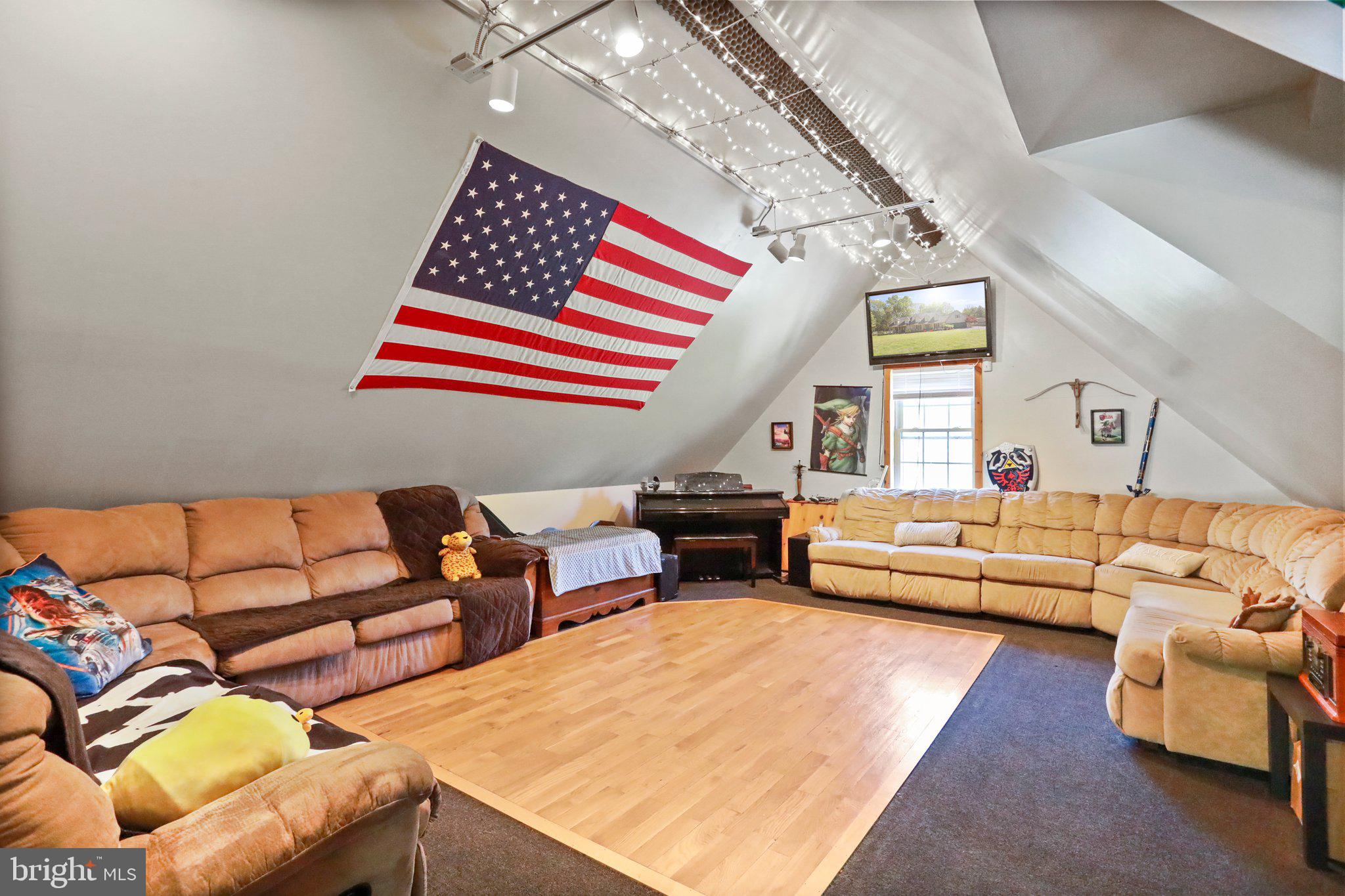 GREYSTONE ON THE OPEQUON - Residential