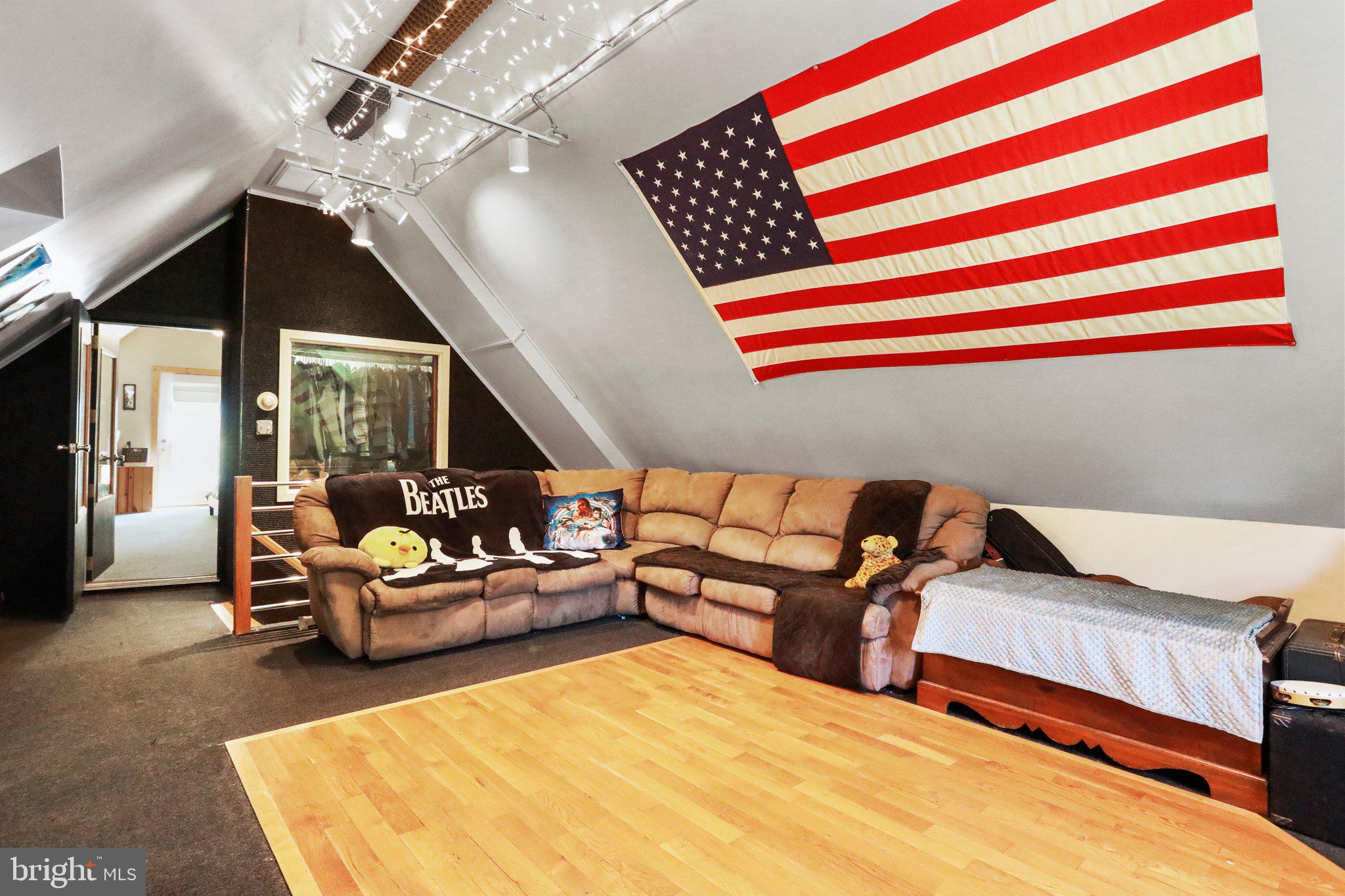 GREYSTONE ON THE OPEQUON - Residential