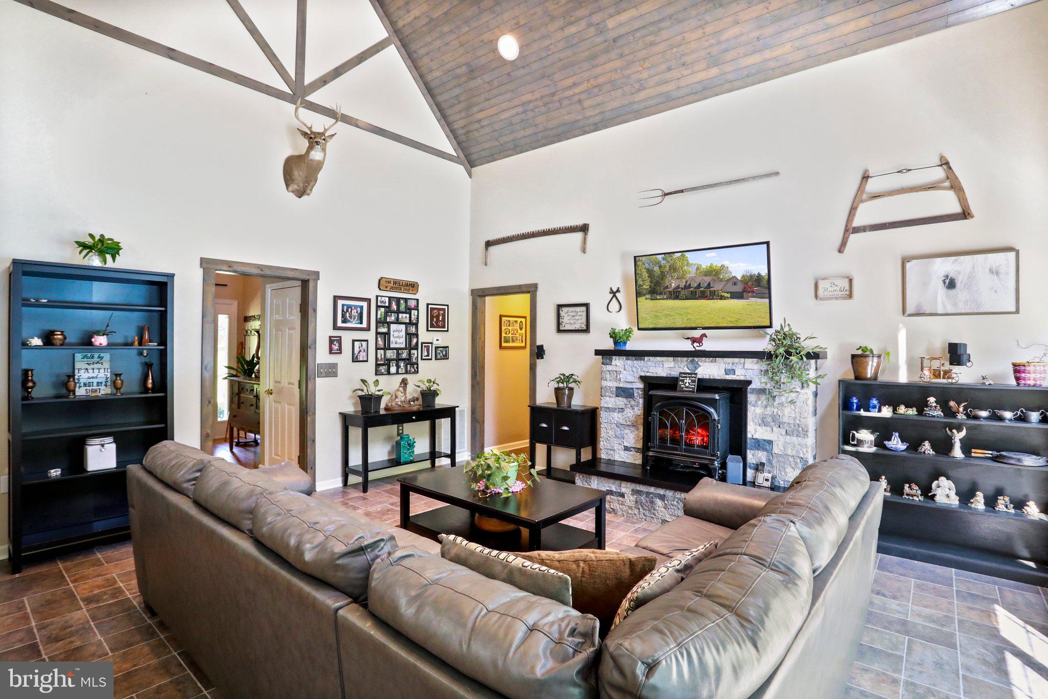 GREYSTONE ON THE OPEQUON - Residential