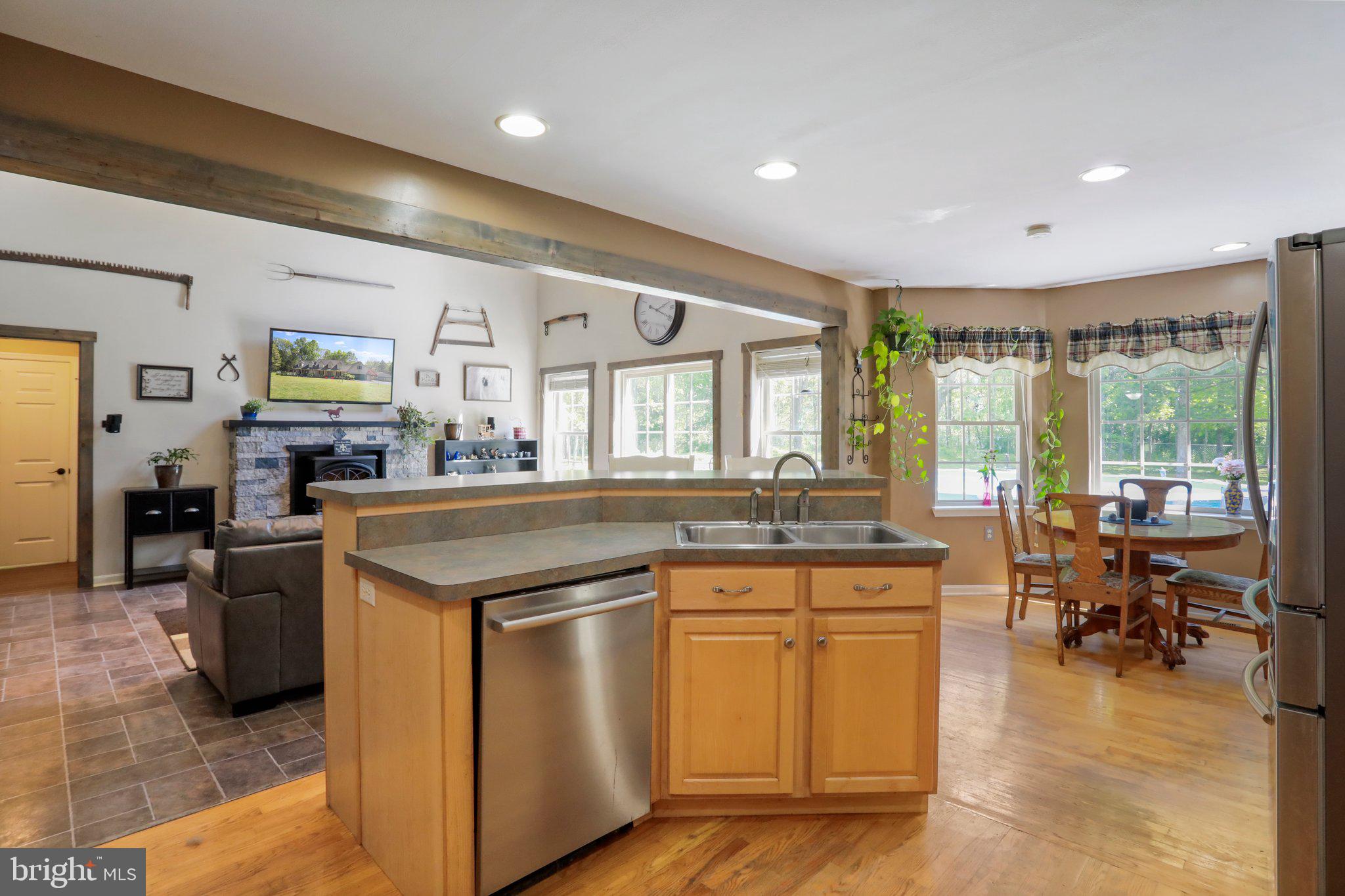 GREYSTONE ON THE OPEQUON - Residential