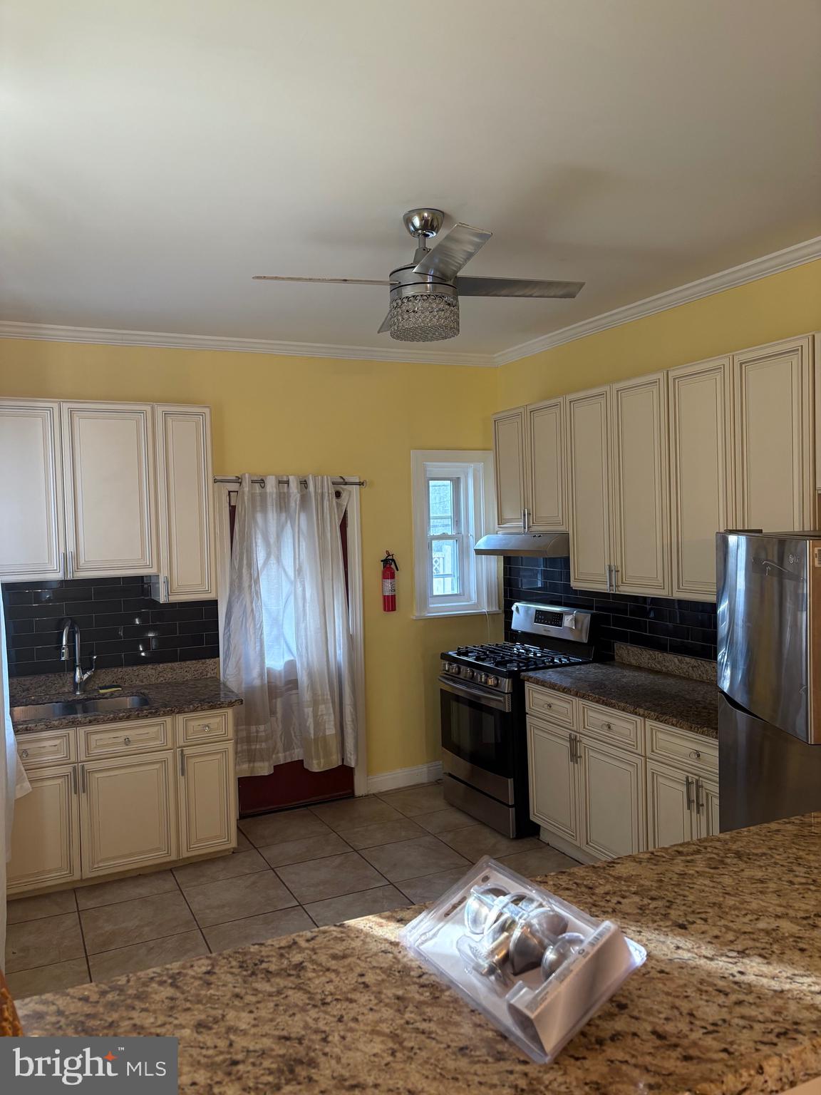 4520 N SMEDLEY STREET