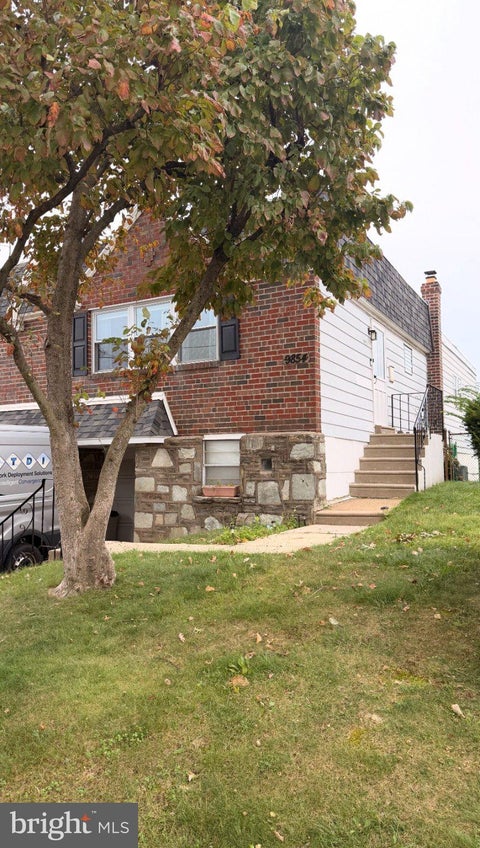 Townhouse For Sale - 9854 Cowden Street<br/> Philadelphia County, PHILADELPHIA, PA 19115
