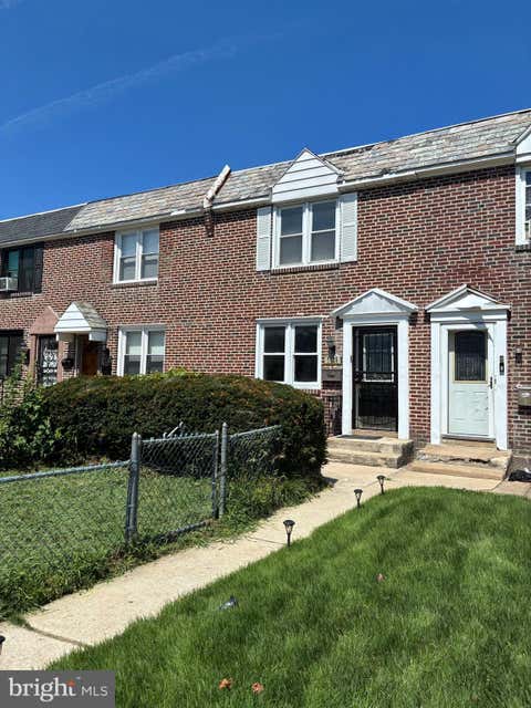 Townhouse For Sale - 7529 Brentwood Road<br/> PHILADELPHIA, PA 19151