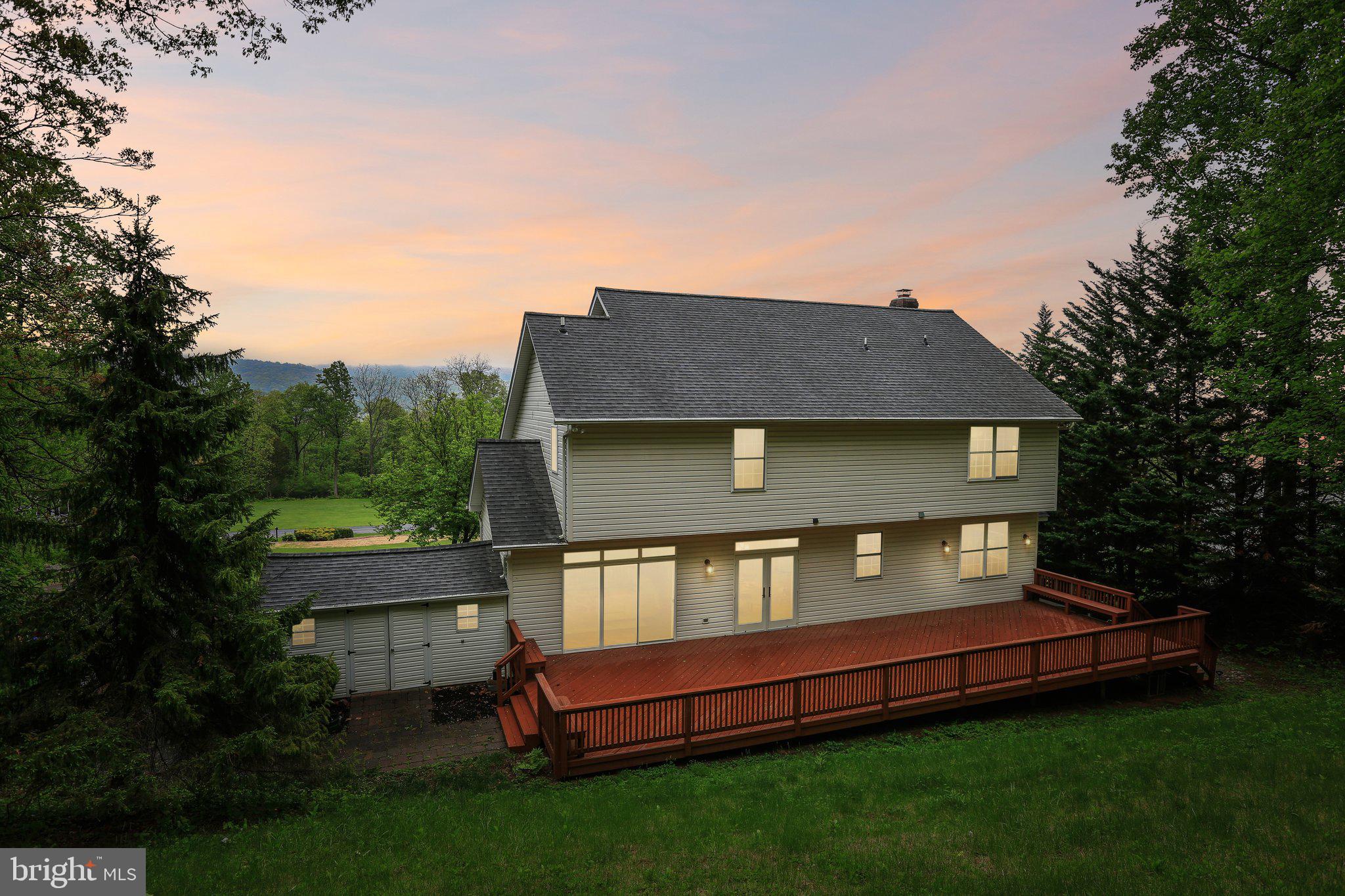 FOX RUN WOODS - Residential