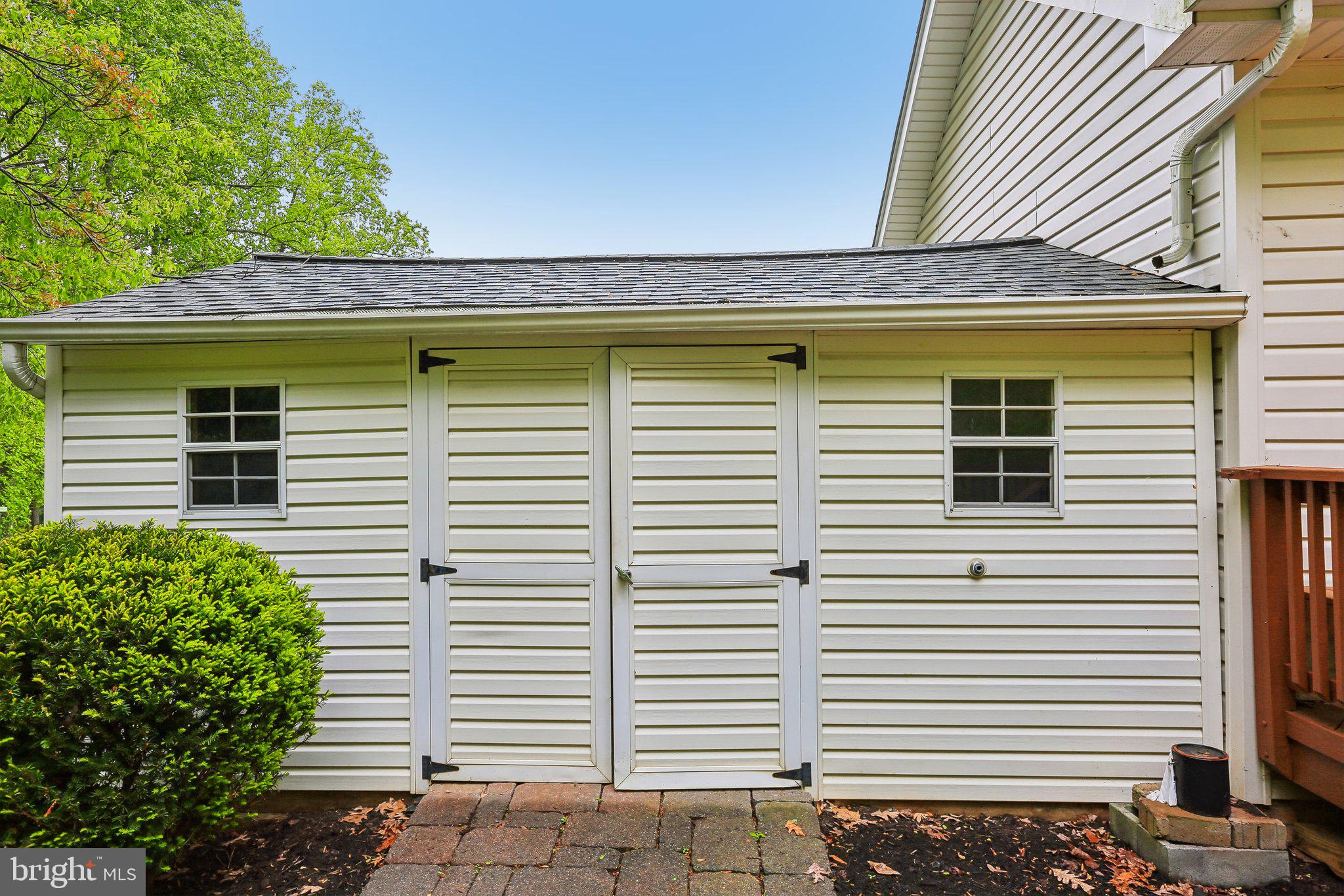 FOX RUN WOODS - Residential
