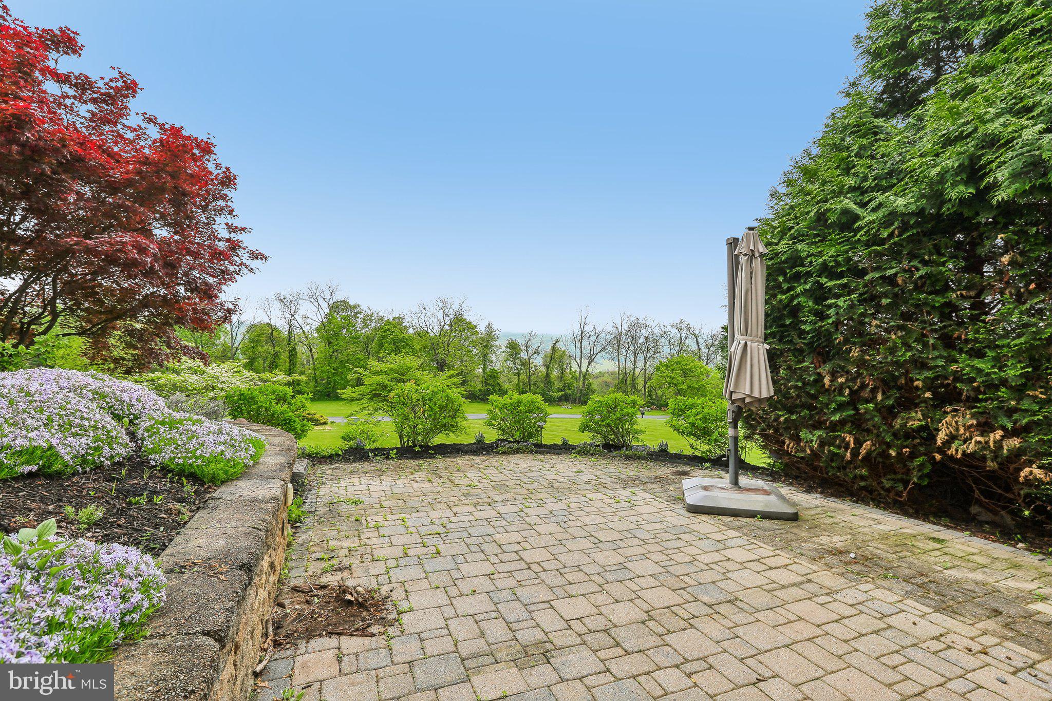FOX RUN WOODS - Residential