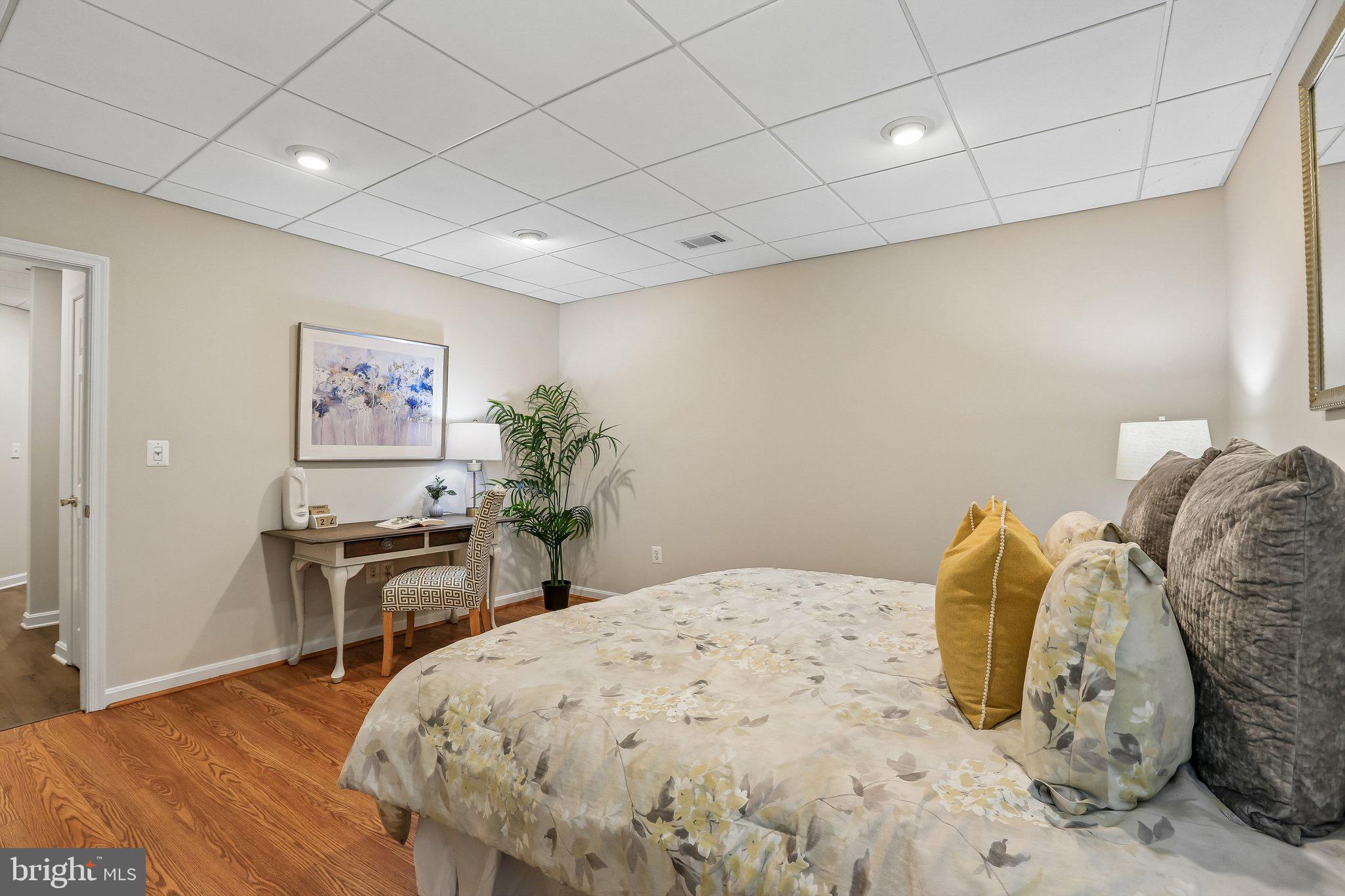 FOX RUN WOODS - Residential