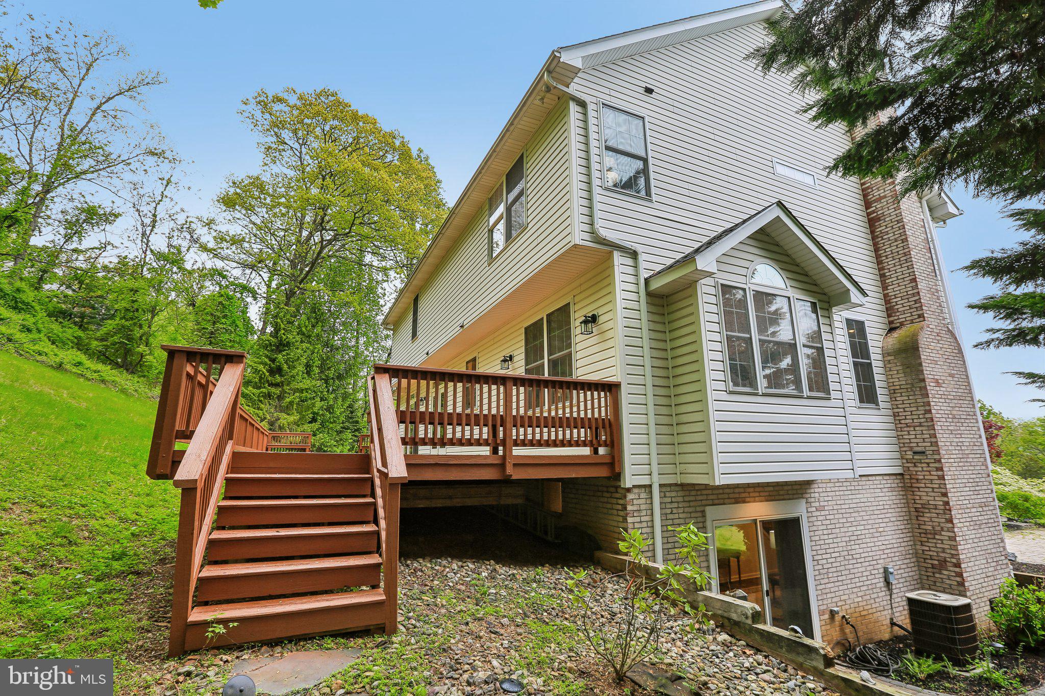 FOX RUN WOODS - Residential