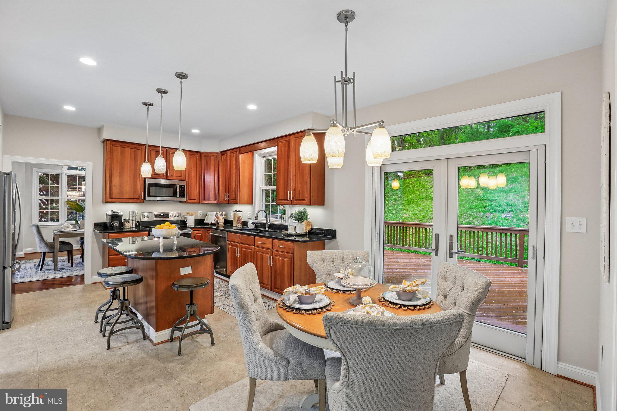 FOX RUN WOODS - Residential