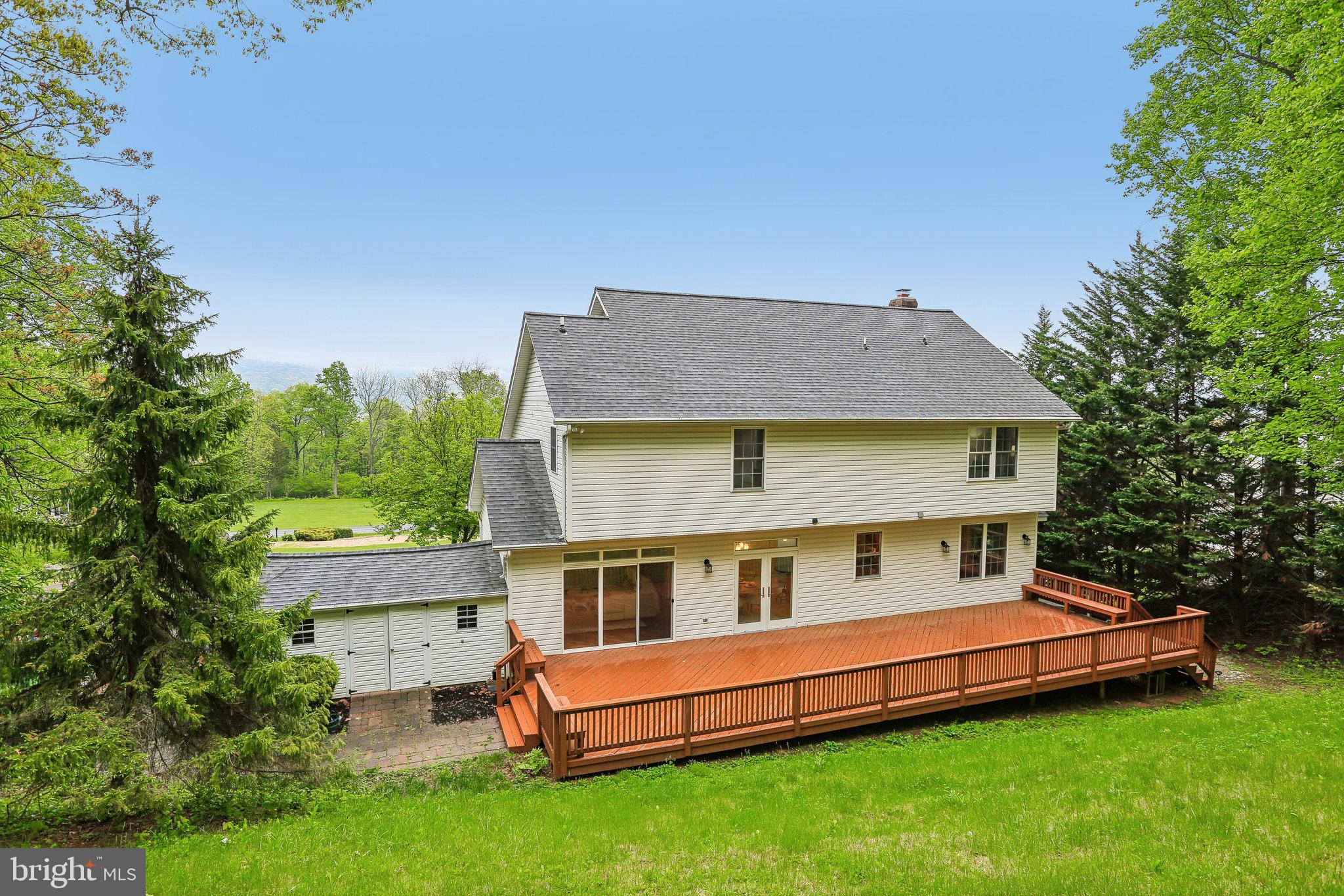 FOX RUN WOODS - Residential