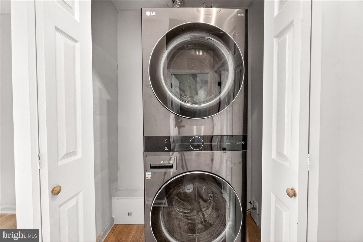 WOODSIDE VILLAGE - Residential