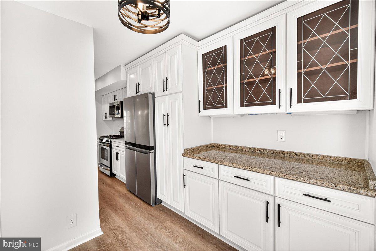 WOODSIDE VILLAGE - Residential