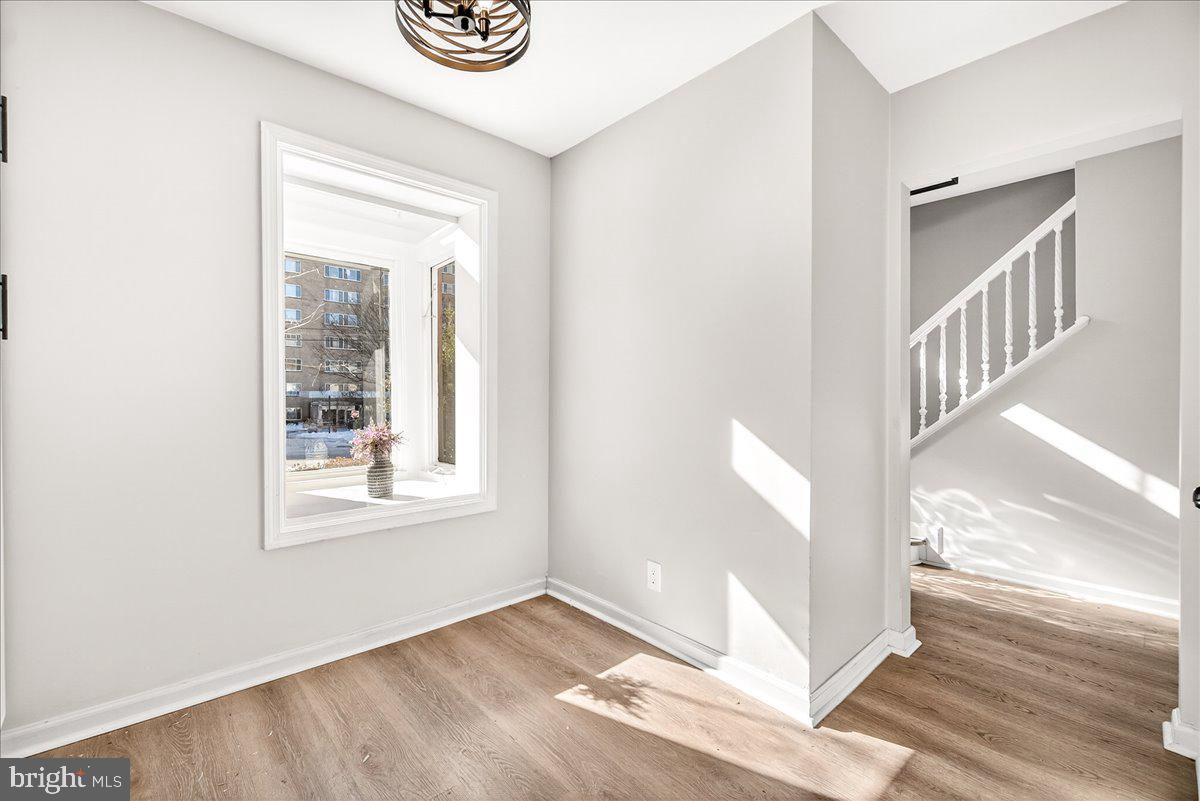 WOODSIDE VILLAGE - Residential