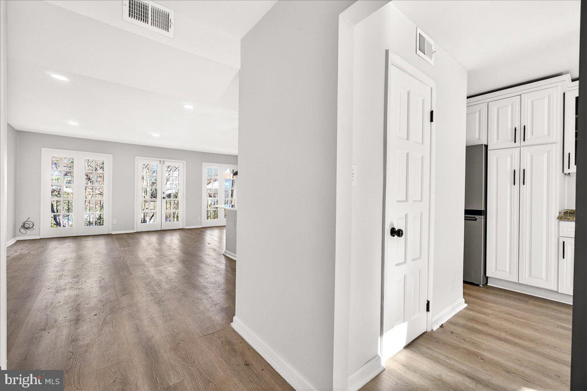 WOODSIDE VILLAGE - Residential