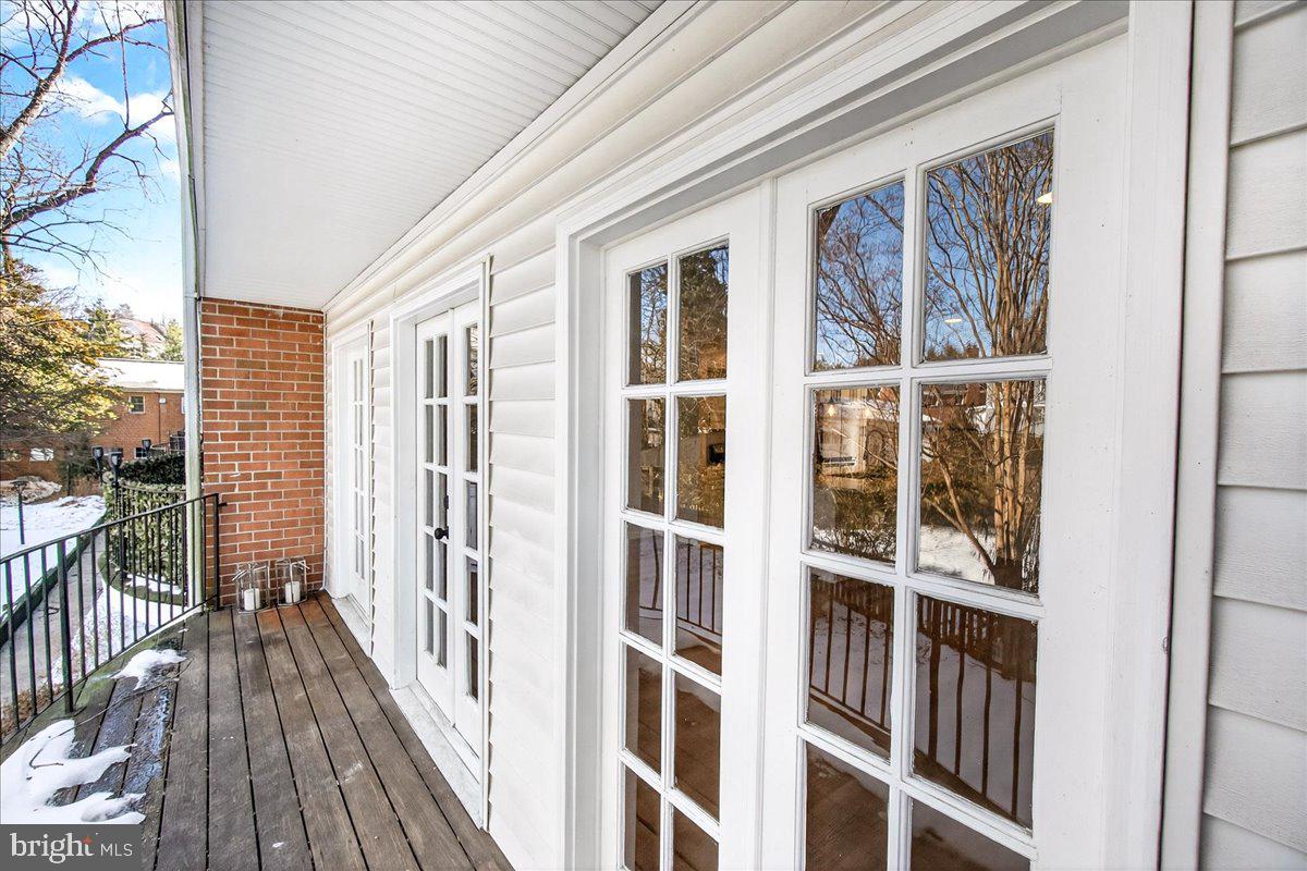 WOODSIDE VILLAGE - Residential