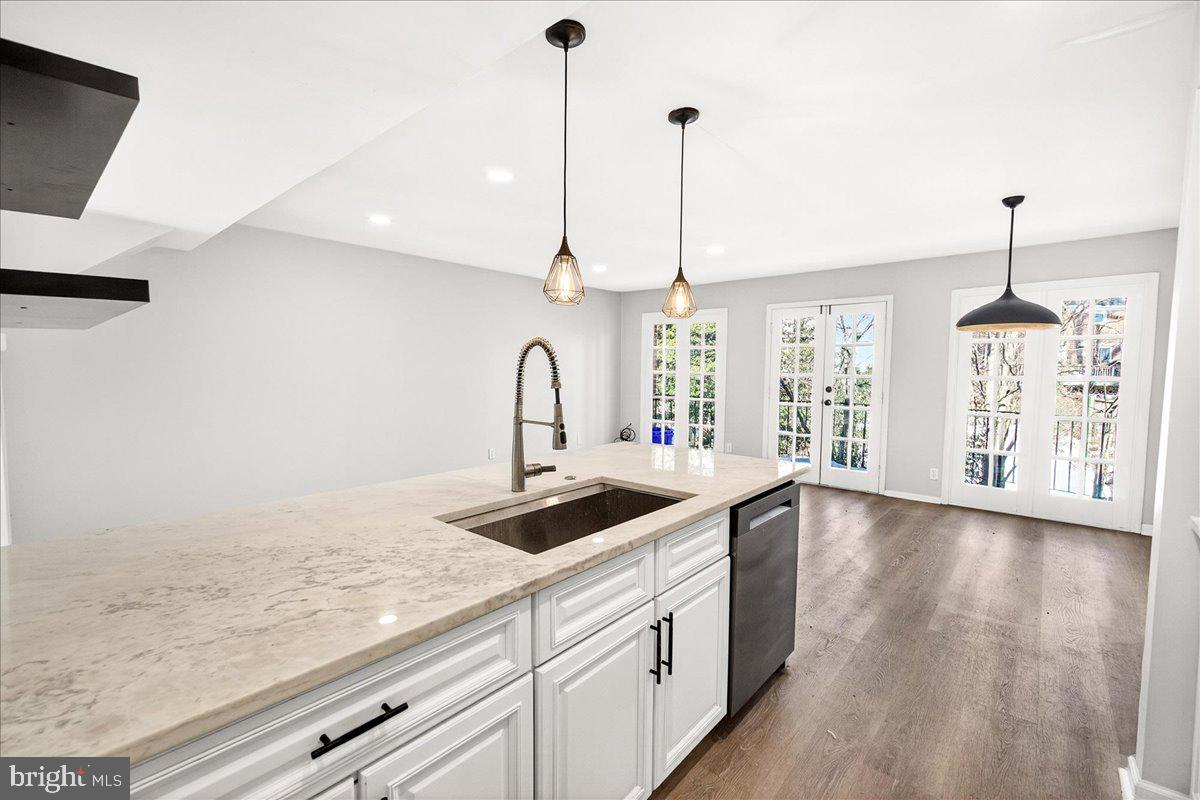 WOODSIDE VILLAGE - Residential