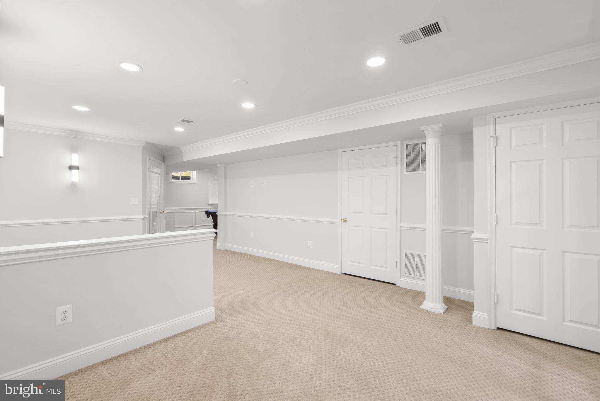 THE ESTATES AT WOODCLIFFE PARK - Residential