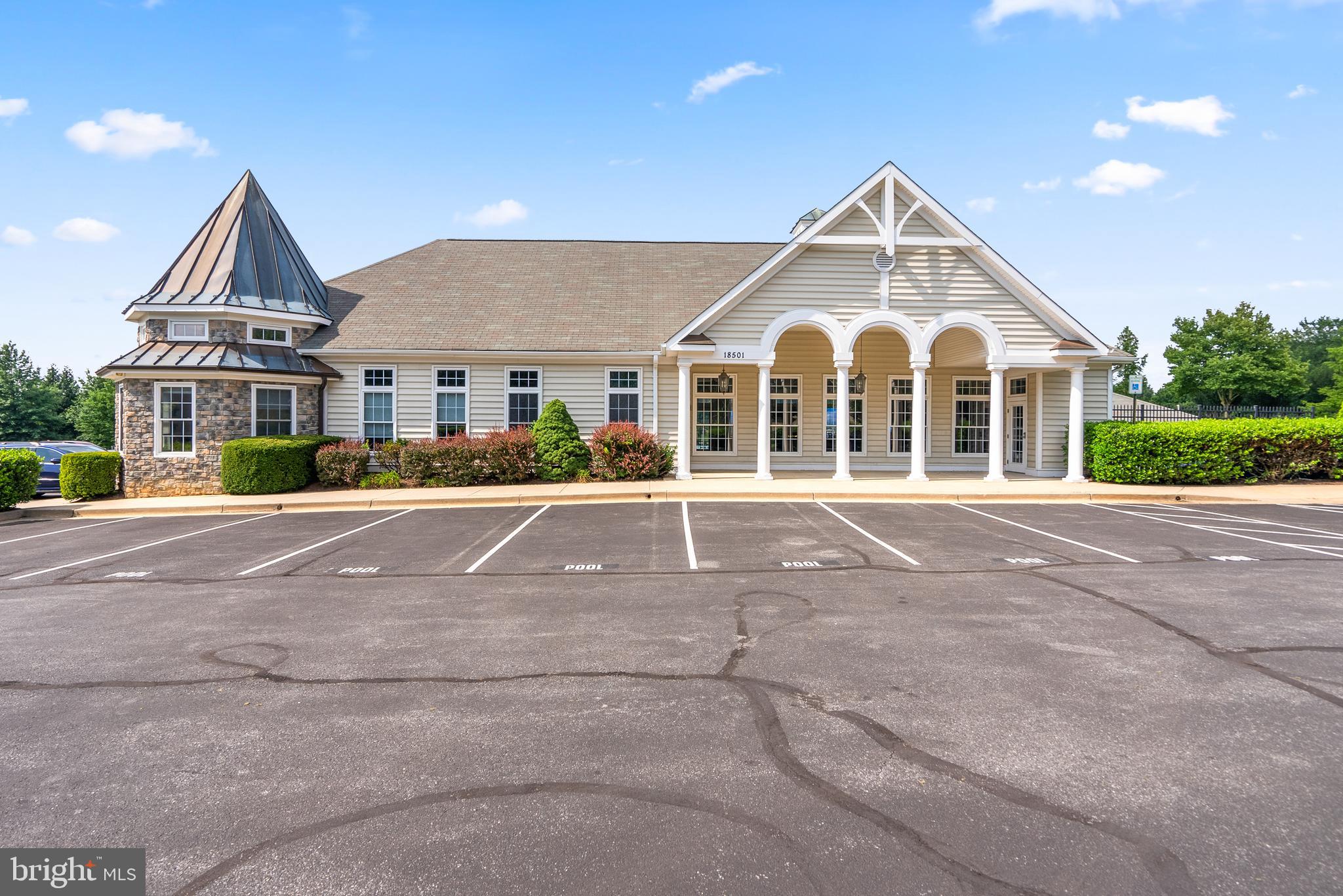 THE ESTATES AT WOODCLIFFE PARK - Residential