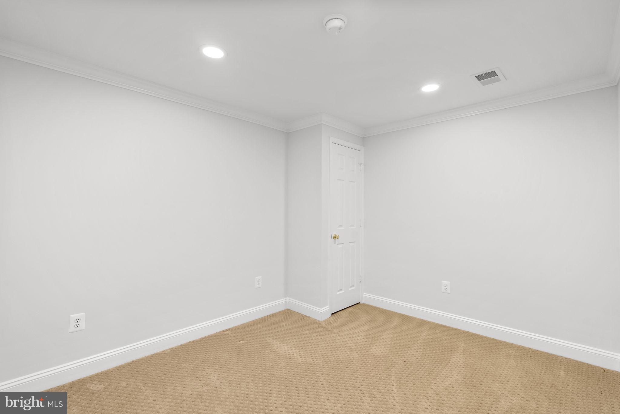 THE ESTATES AT WOODCLIFFE PARK - Residential