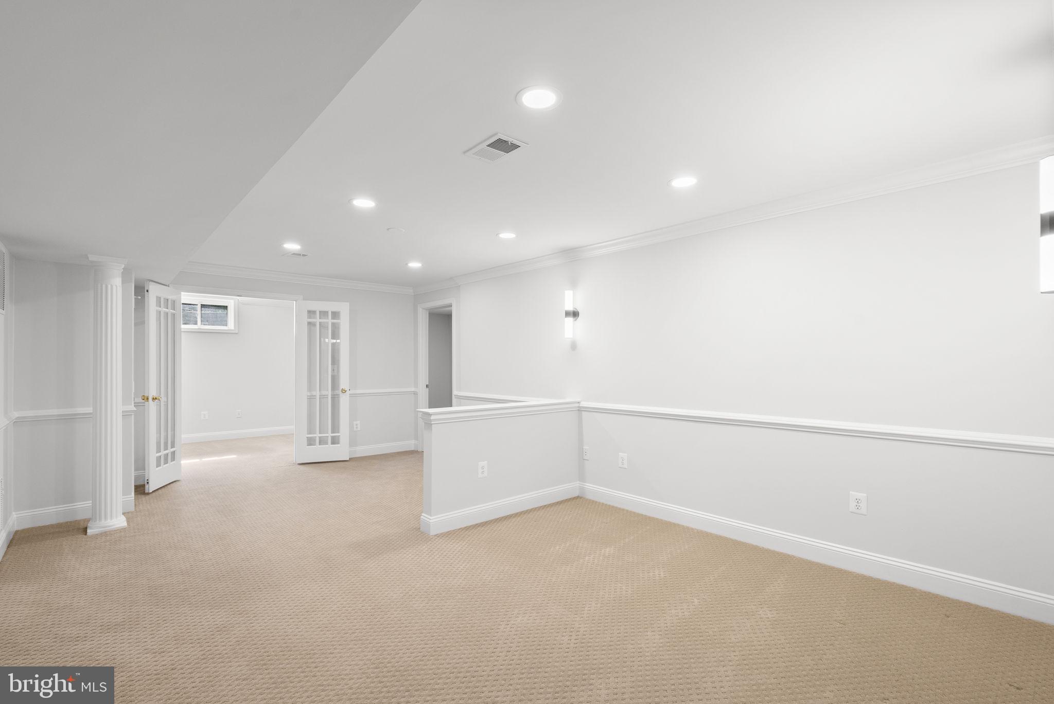 THE ESTATES AT WOODCLIFFE PARK - Residential