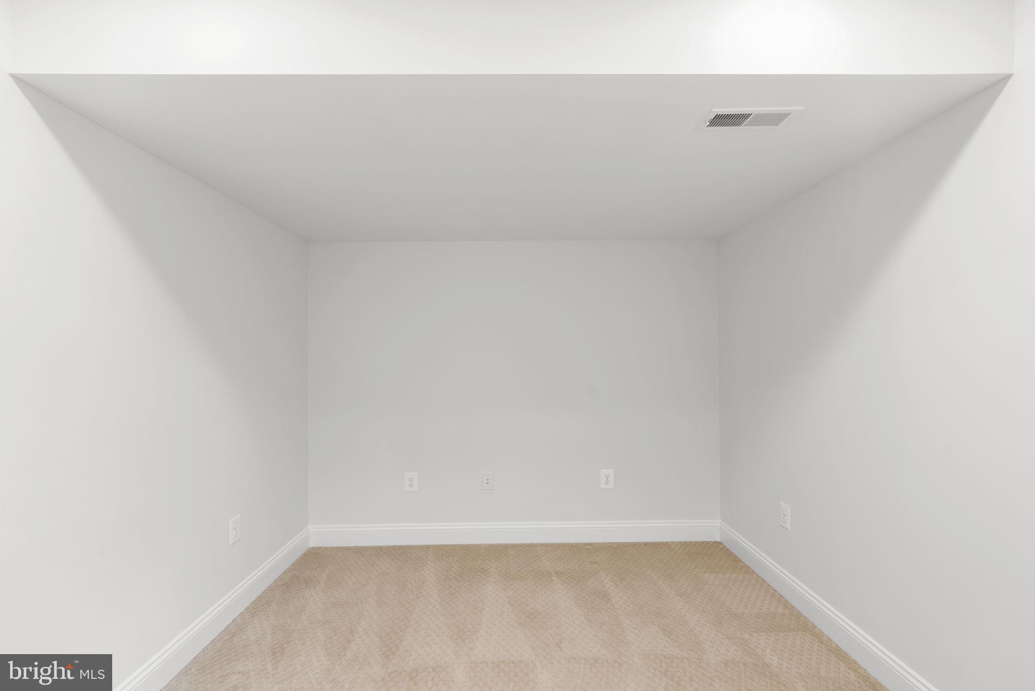 THE ESTATES AT WOODCLIFFE PARK - Residential