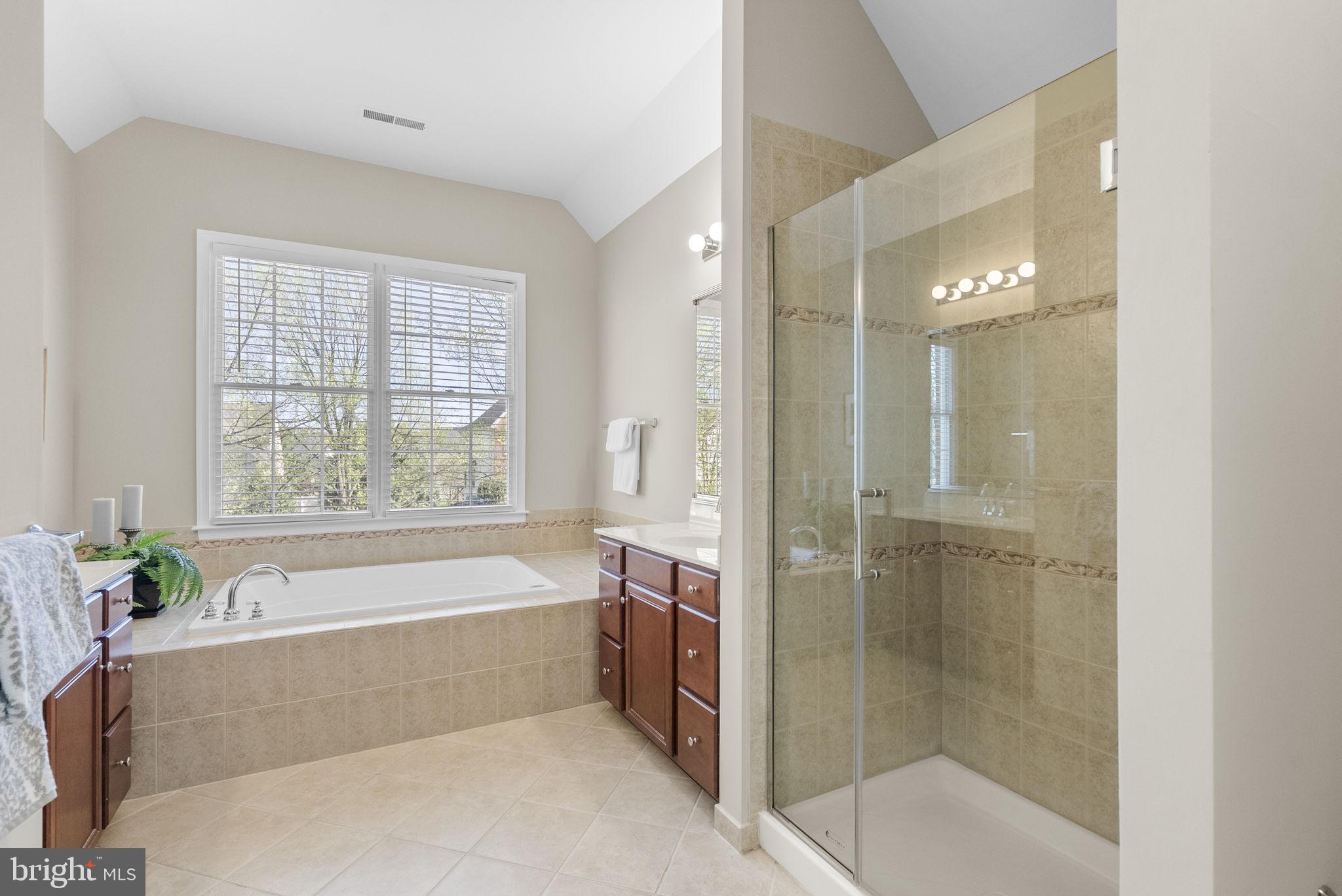 THE ESTATES AT WOODCLIFFE PARK - Residential