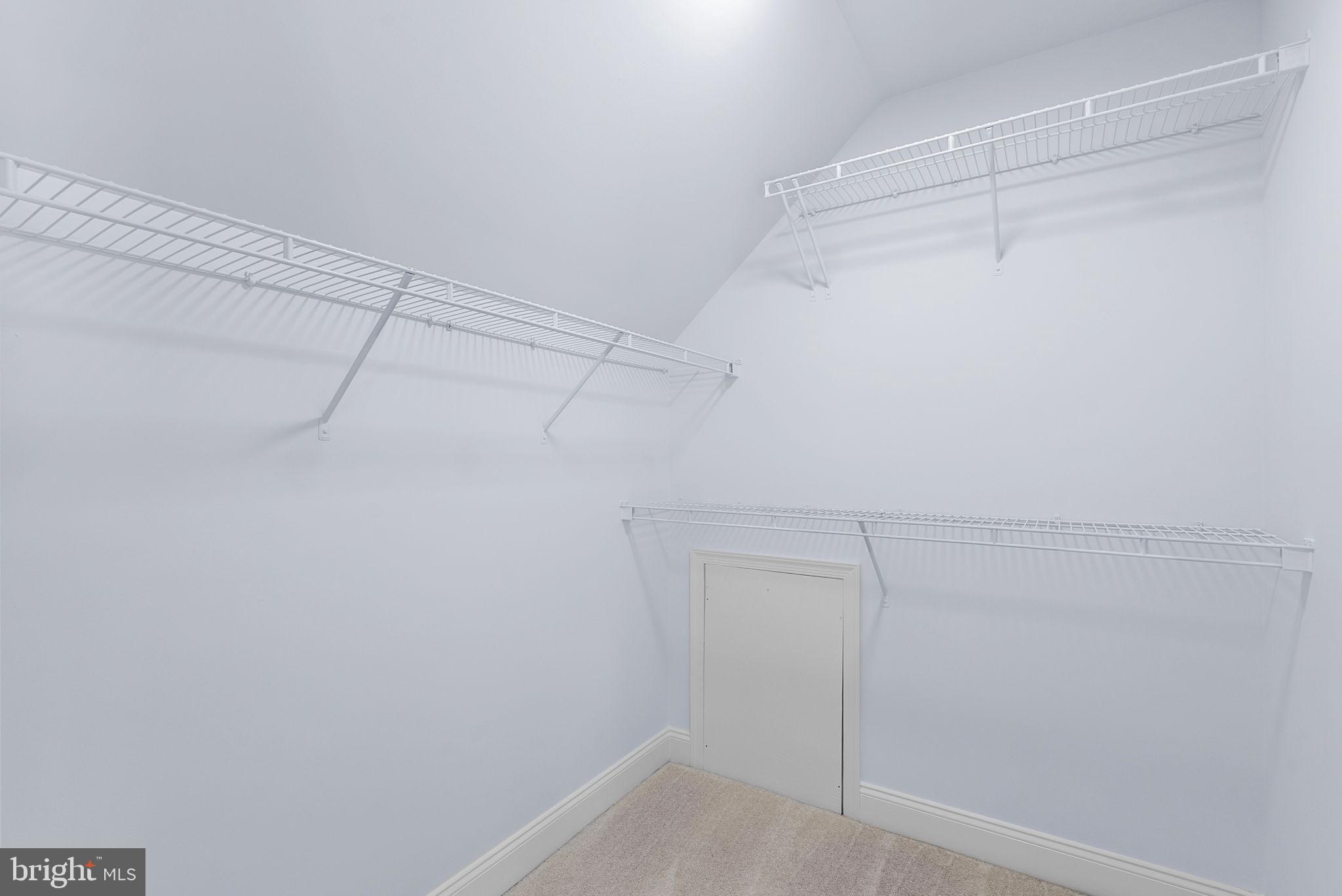 THE ESTATES AT WOODCLIFFE PARK - Residential