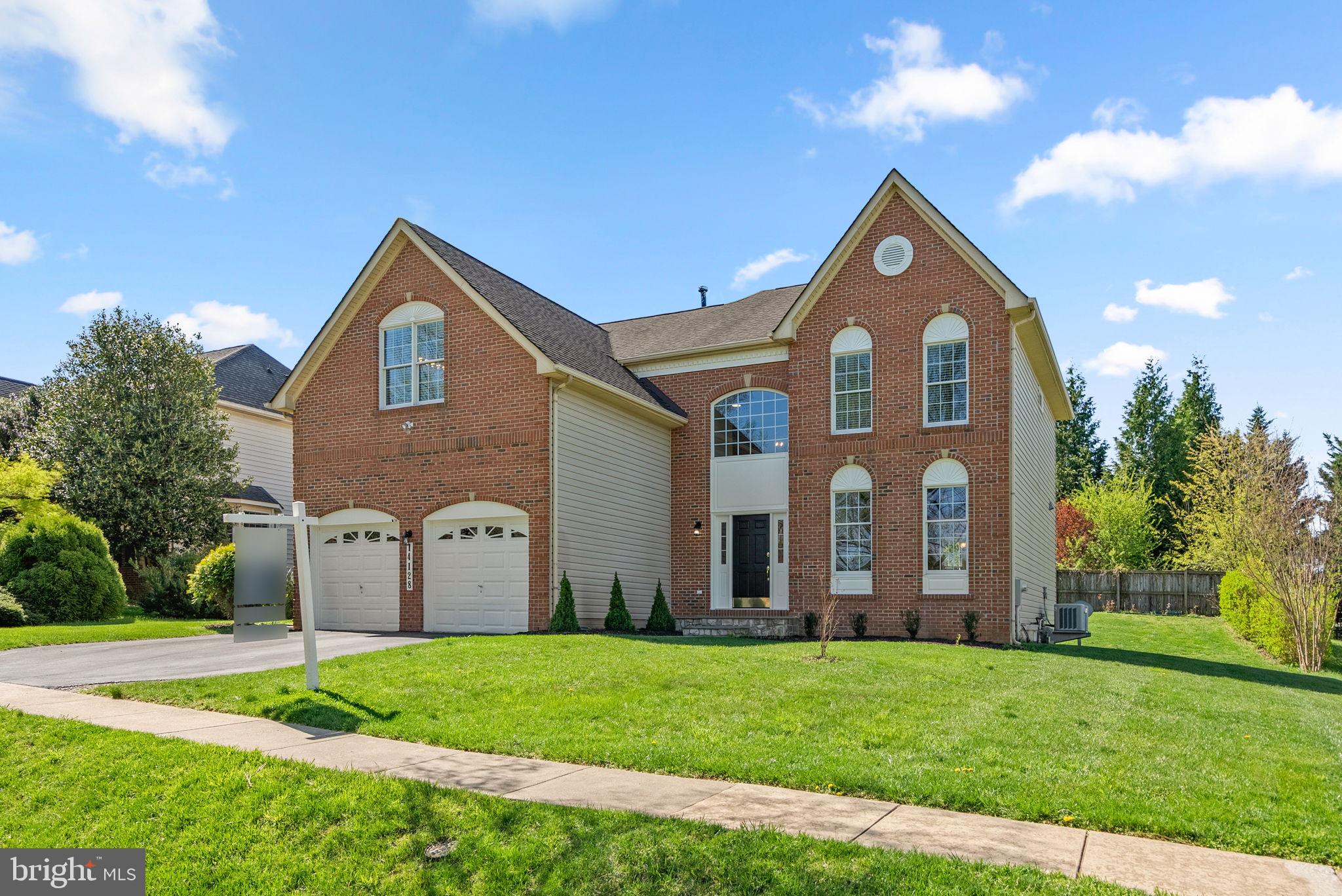 THE ESTATES AT WOODCLIFFE PARK - Residential