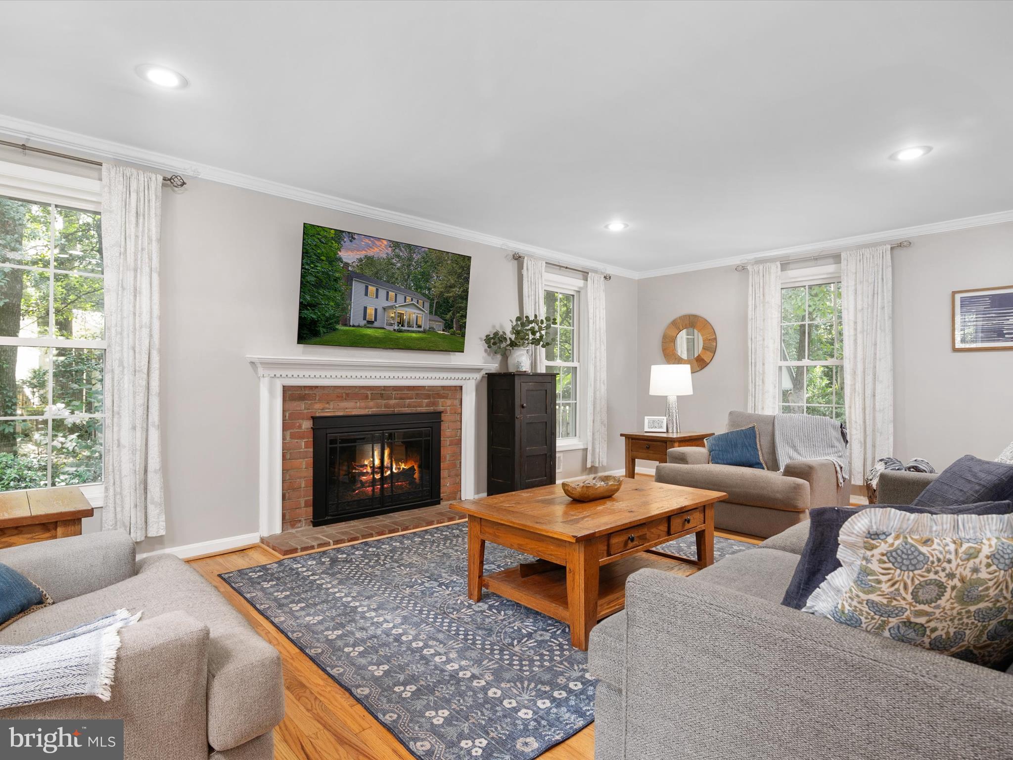 LAKE FOREST - Residential