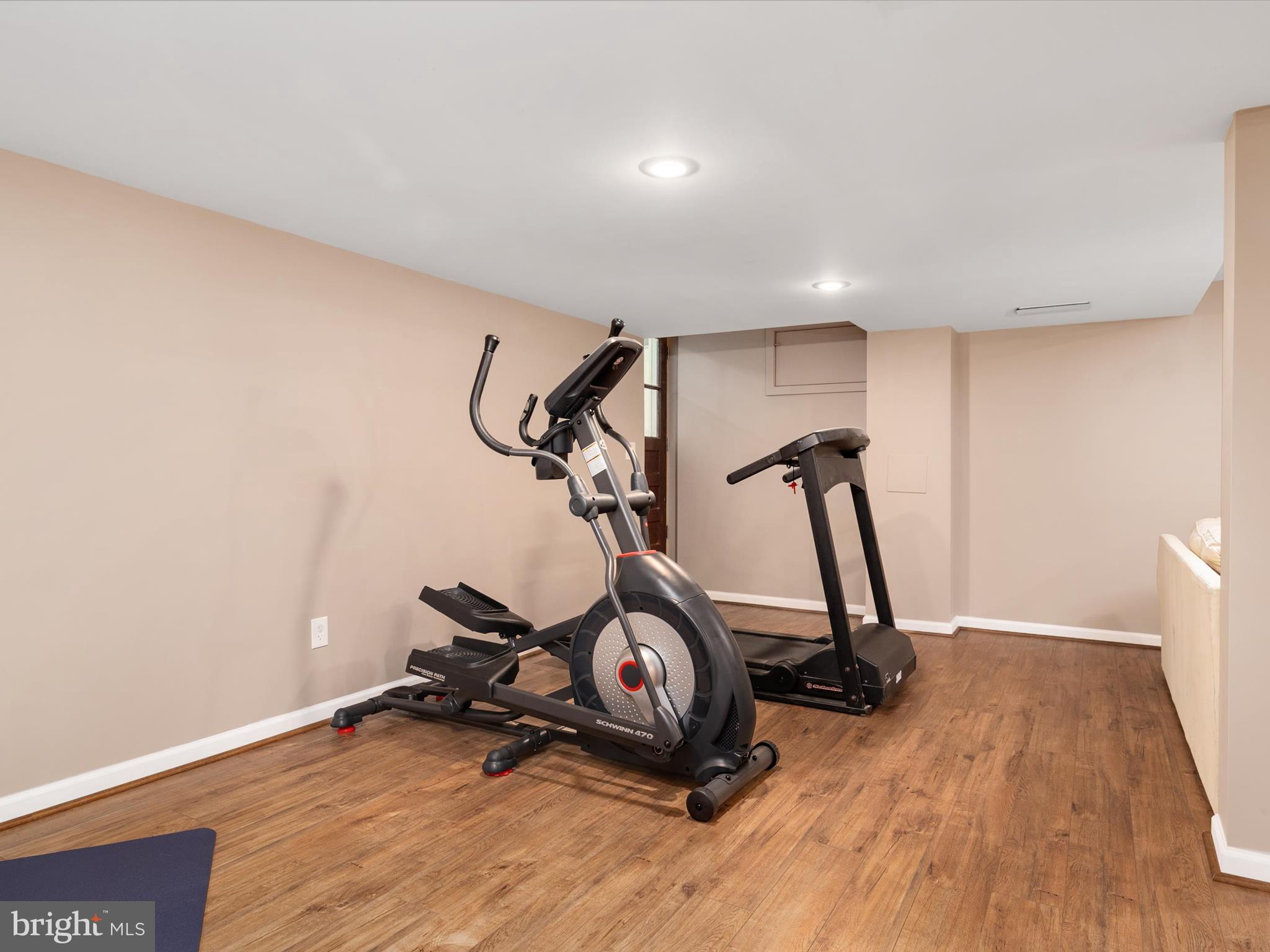 LAKE FOREST - Residential