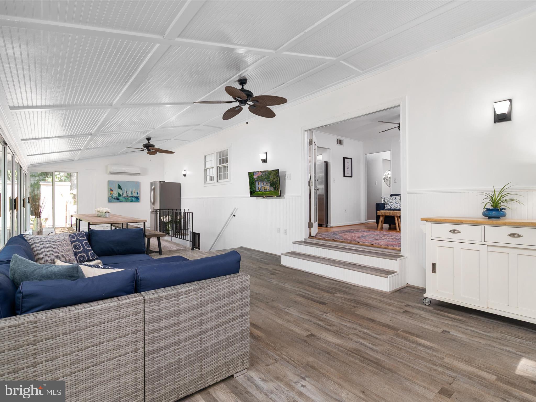 LAKE FOREST - Residential