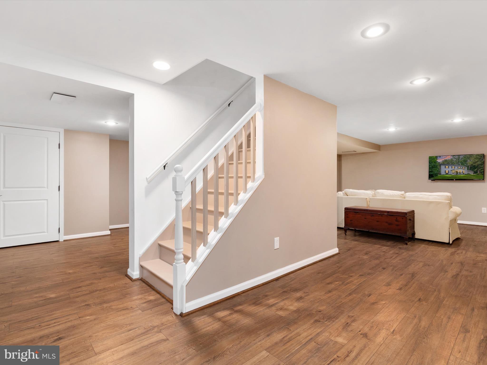 LAKE FOREST - Residential