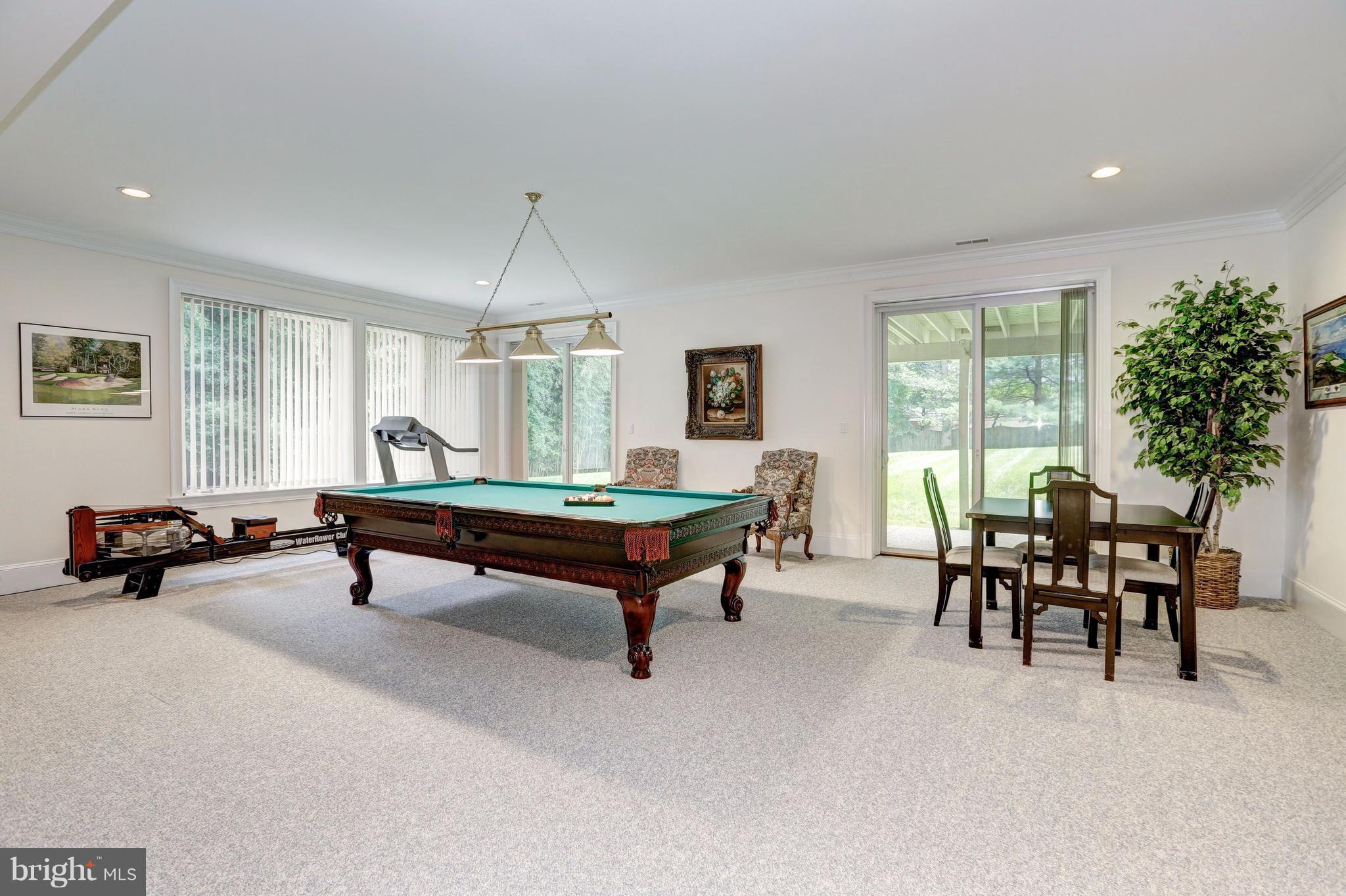 POTOMAC OUTSIDE - Residential