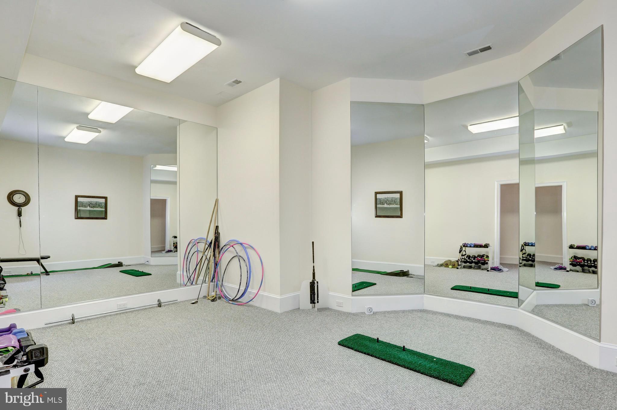 POTOMAC OUTSIDE - Residential