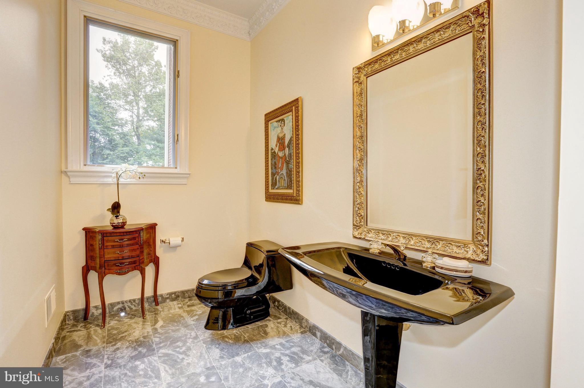 POTOMAC OUTSIDE - Residential