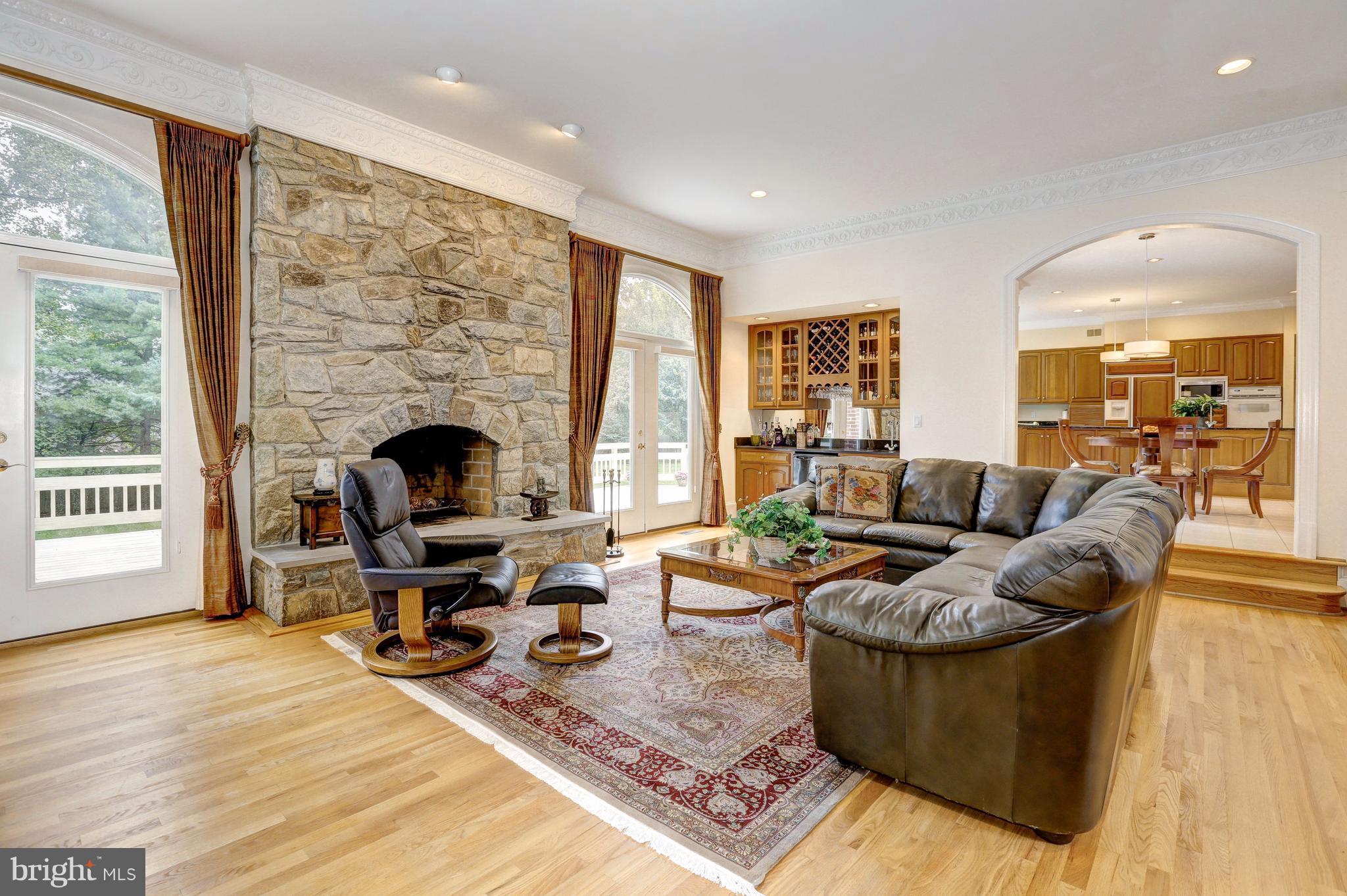 POTOMAC OUTSIDE - Residential