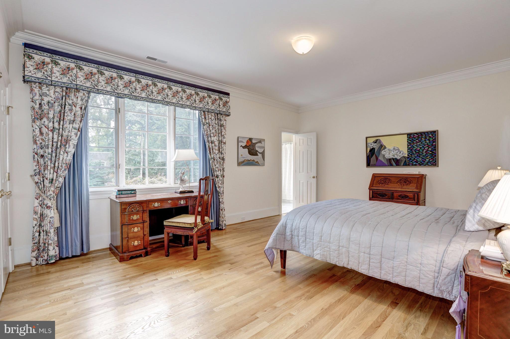 POTOMAC OUTSIDE - Residential