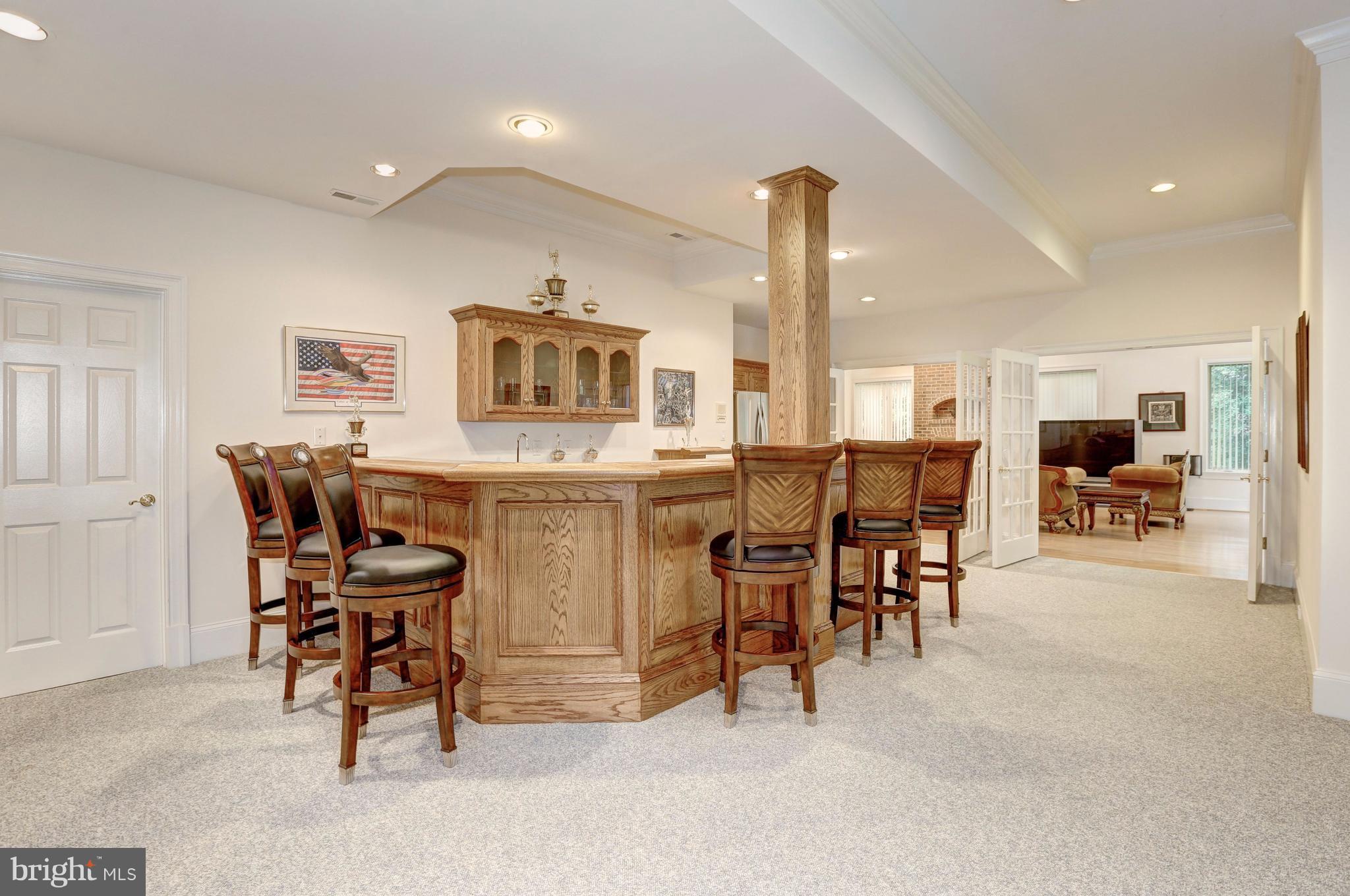 POTOMAC OUTSIDE - Residential