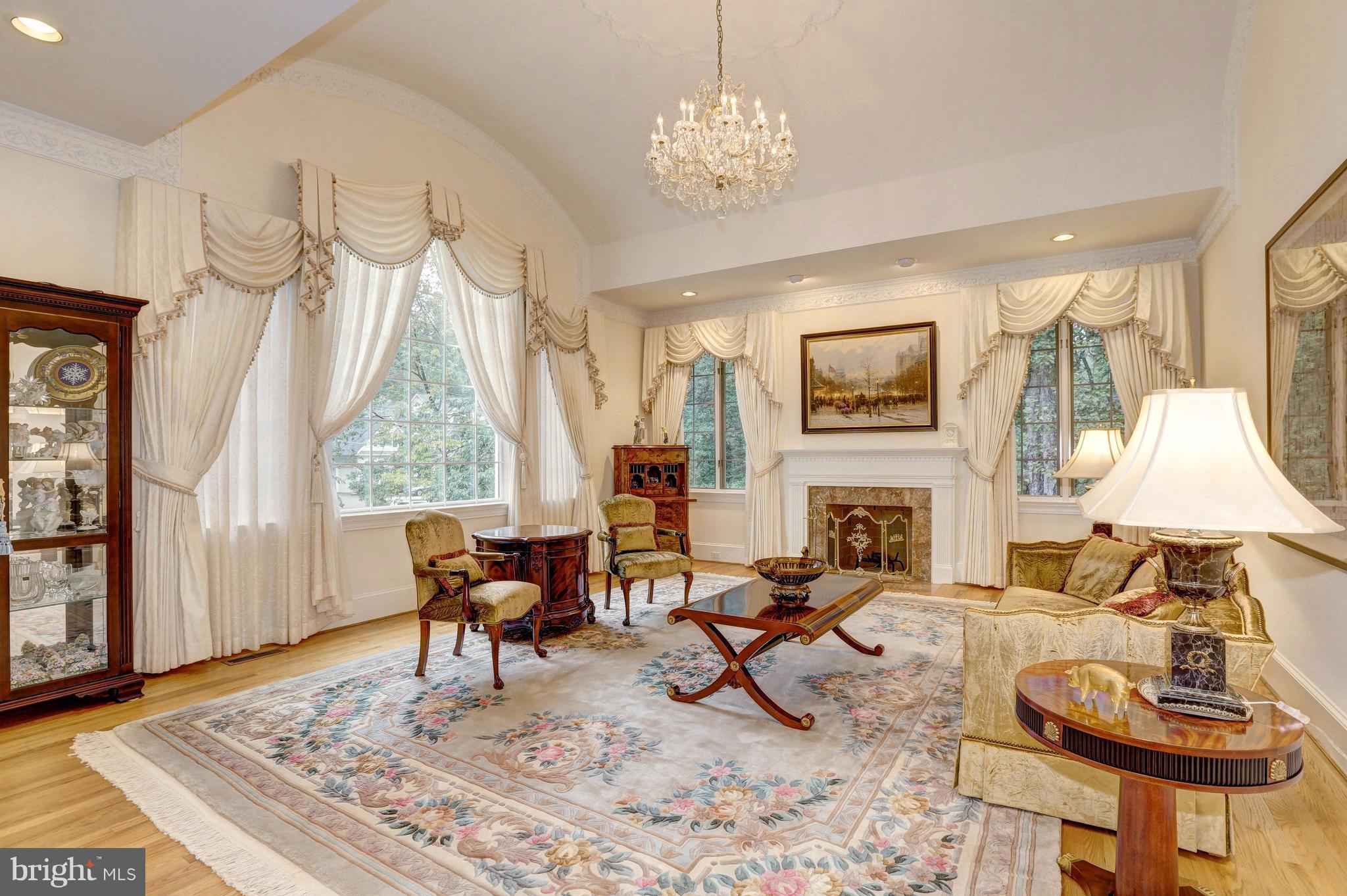 POTOMAC OUTSIDE - Residential